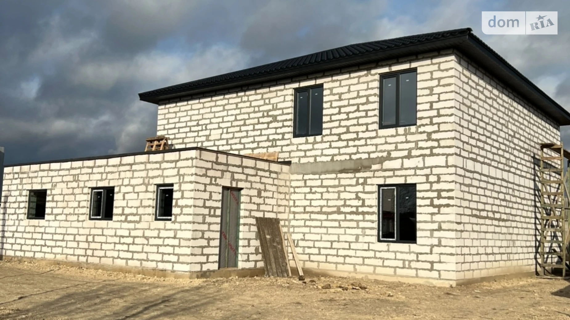 Продается дом на 2 этажа 280 кв. м с гаражом, цена: 50000 $ - фото 3