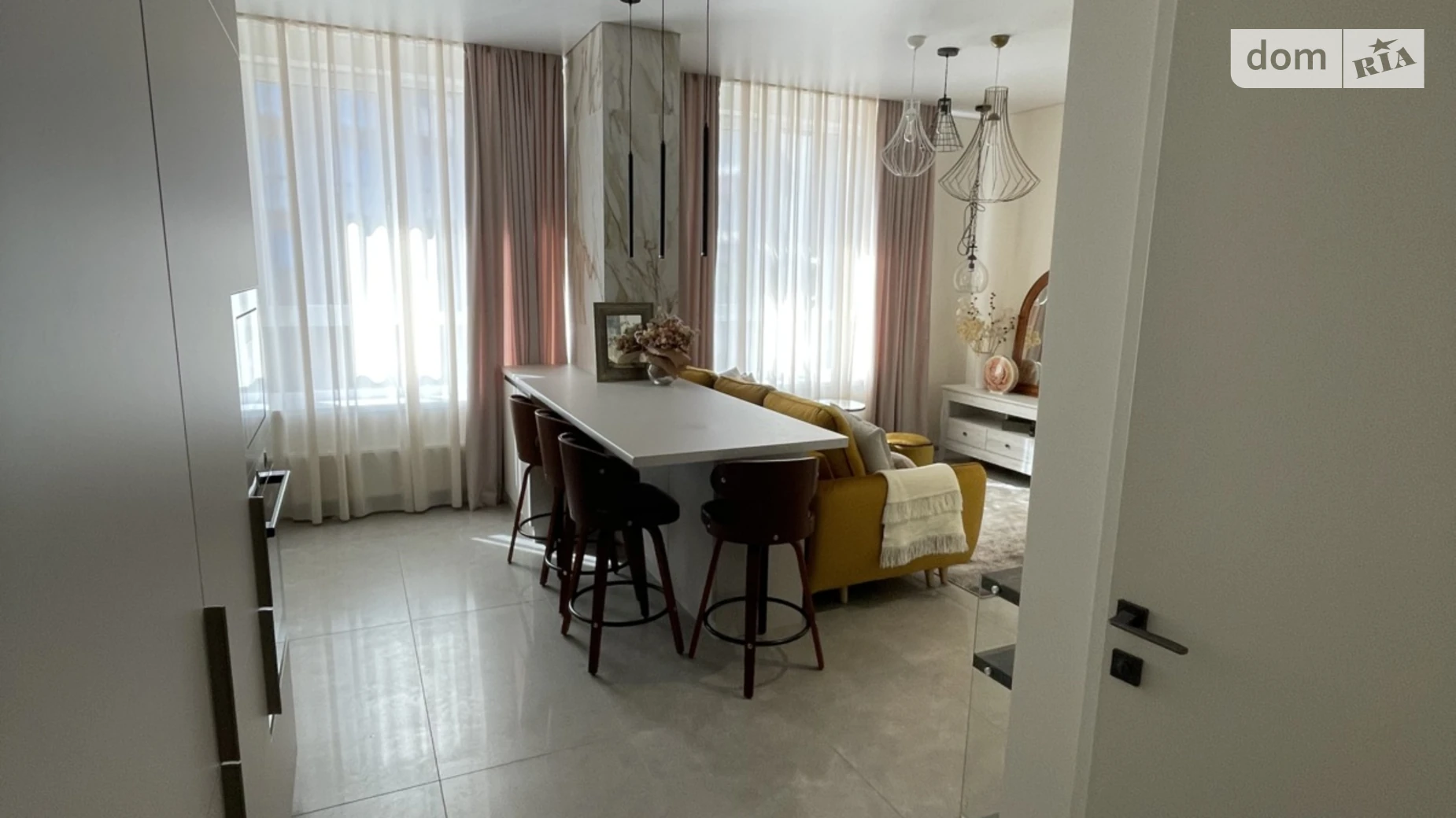 Продается 1-комнатная квартира 61.7 кв. м в Днепре, бул. Звездный, 1М - фото 2