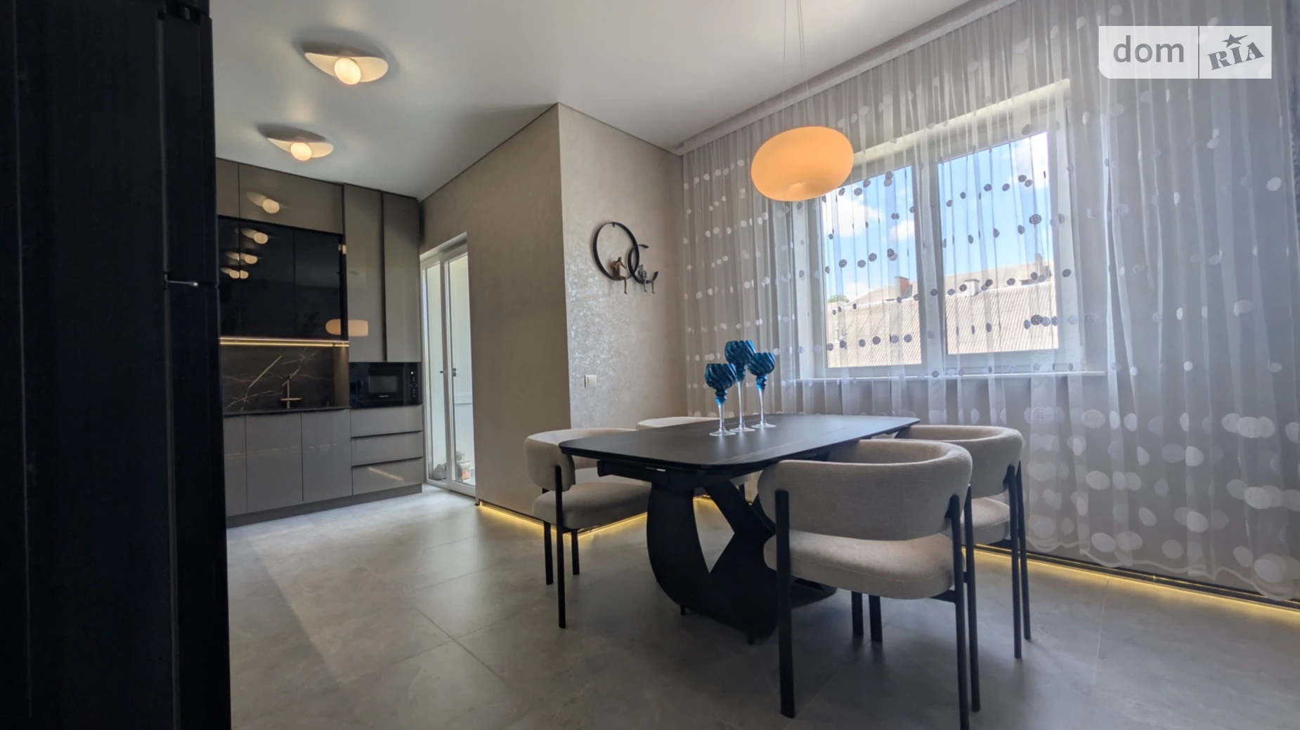 Продается 2-комнатная квартира 63 кв. м в Мукачеве, цена: 145000 $ - фото 2
