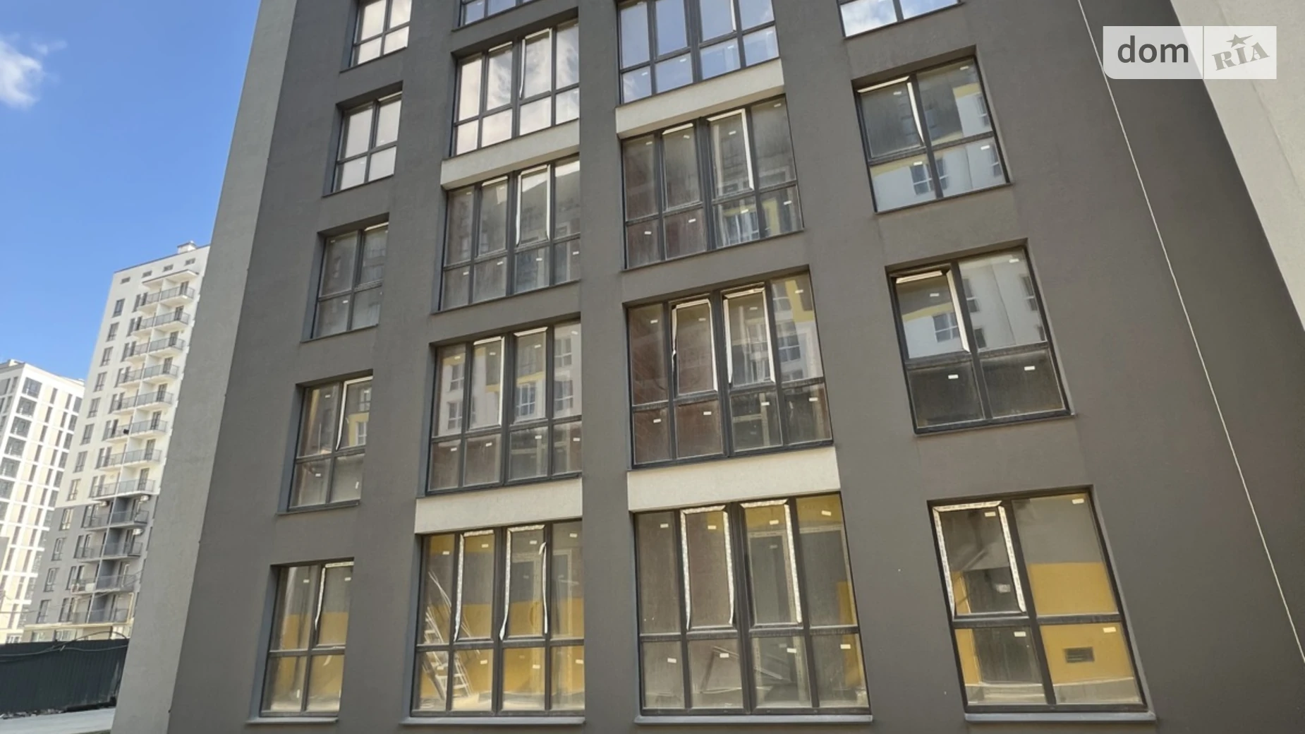 Продается 2-комнатная квартира 61.6 кв. м в Львове, ул. Железнодорожная - фото 2
