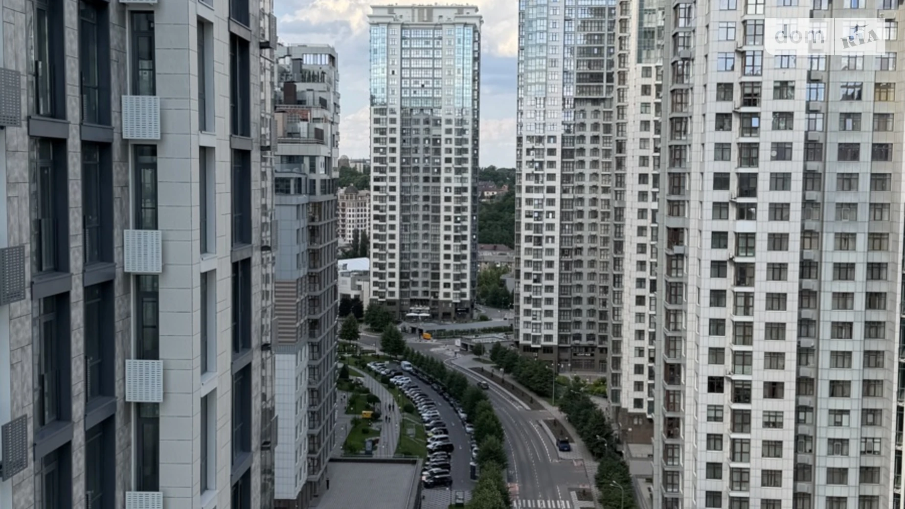 Продается 4-комнатная квартира 158 кв. м в Киеве, ул. Андрея Верхогляда(Драгомирова), 22 - фото 2