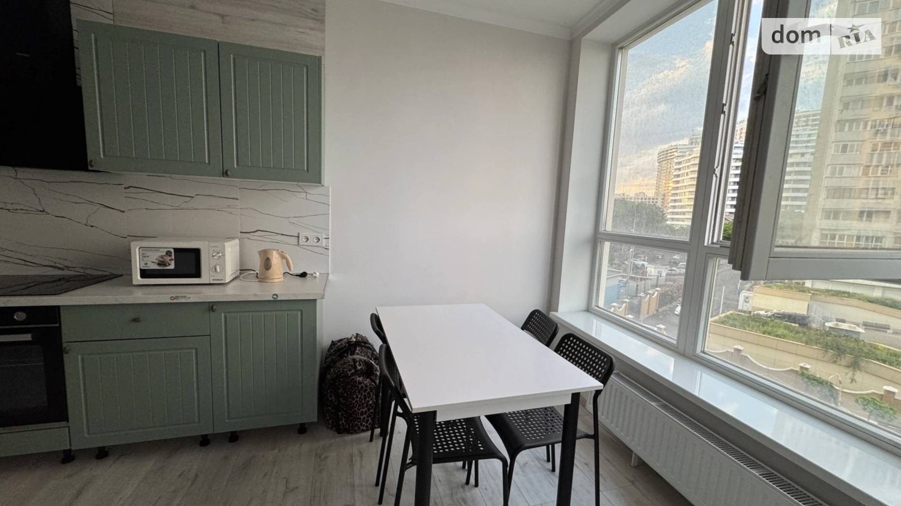 Продається 2-кімнатна квартира 81.3 кв. м у Одесі, вул. Новоберегова, 12А - фото 3