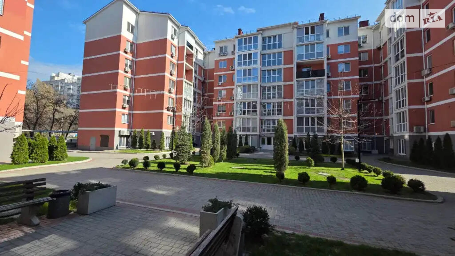 Продается 1-комнатная квартира 60 кв. м в Днепре, ул. Гетманская, 9 - фото 2