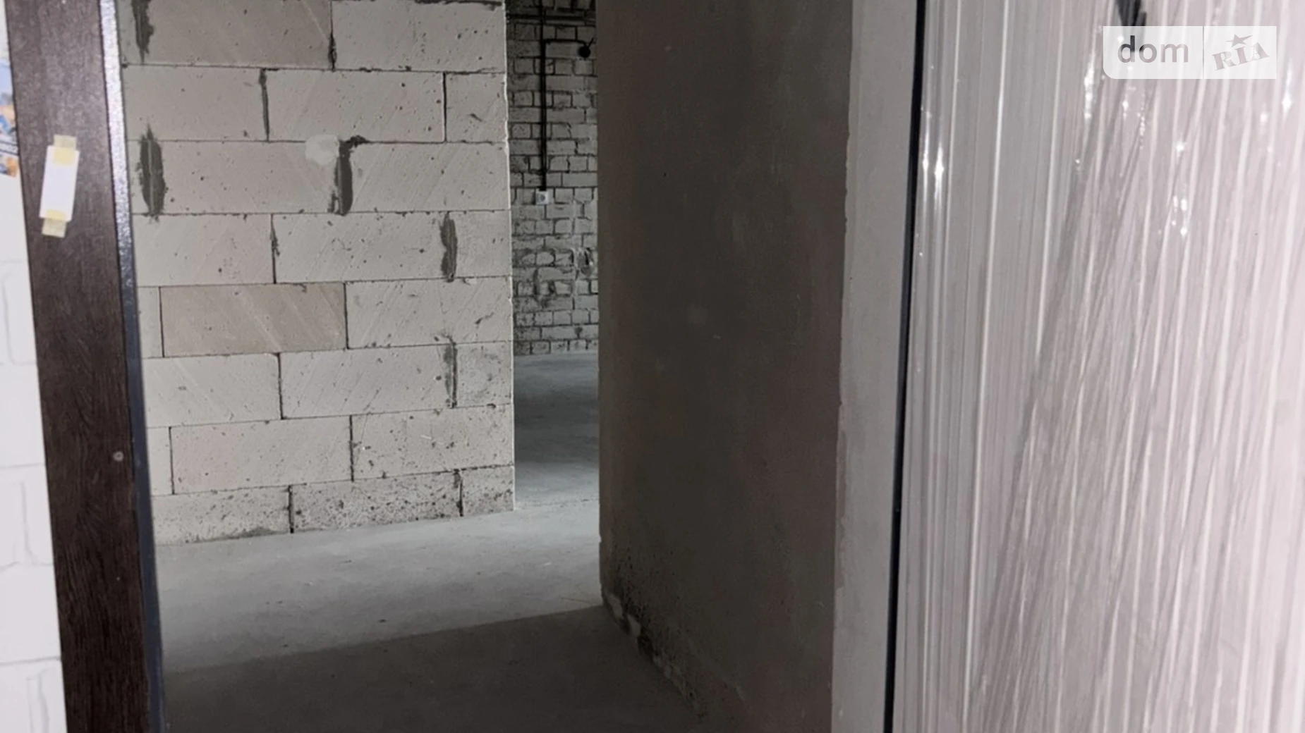 Продается 1-комнатная квартира 52.5 кв. м в Чернигове, ул. Независимости - фото 2