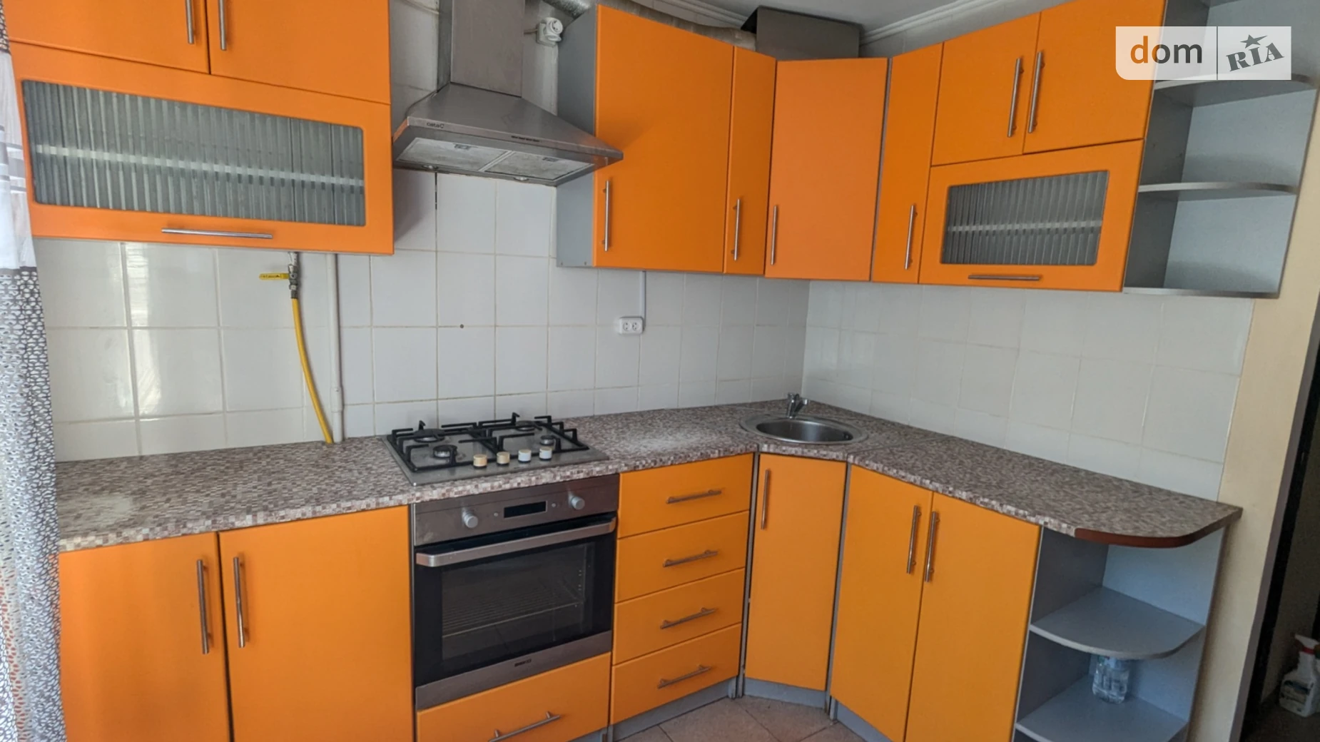 Сдается в аренду 1-комнатная квартира 35 кв. м в Ровно, ул. Шухевича Романа, 18 - фото 2