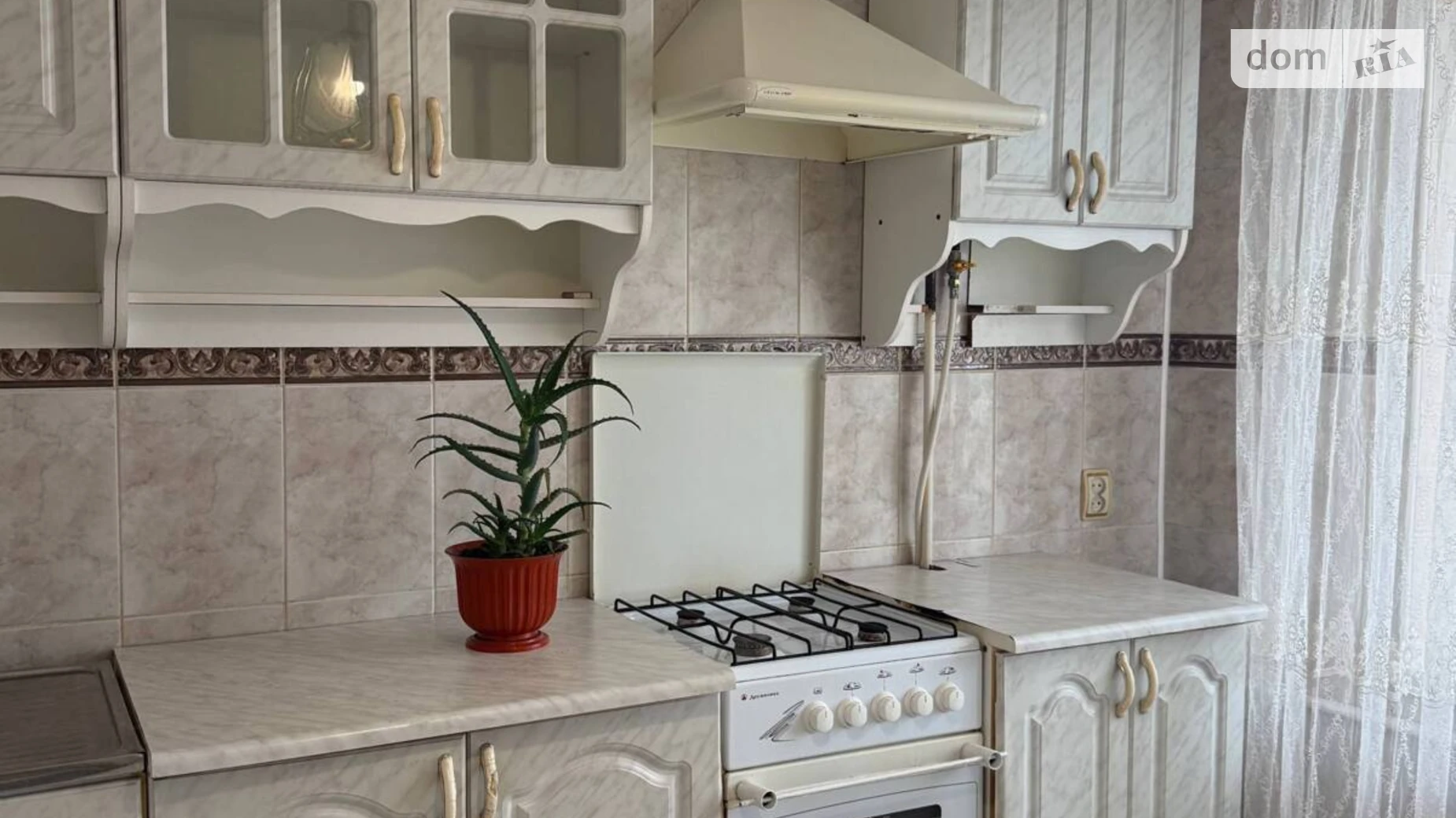 Продается 3-комнатная квартира 71.3 кв. м в Ровно, ул. Соборная, 207 - фото 3