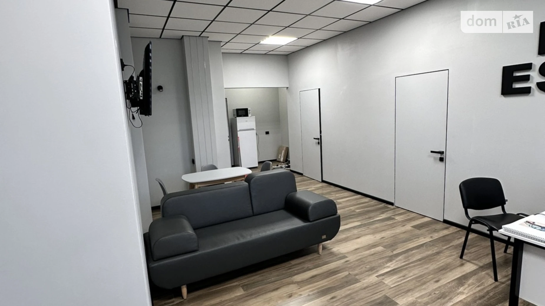 Сдается в аренду офис 108 кв. м в бизнес-центре, цена: 75000 грн - фото 3