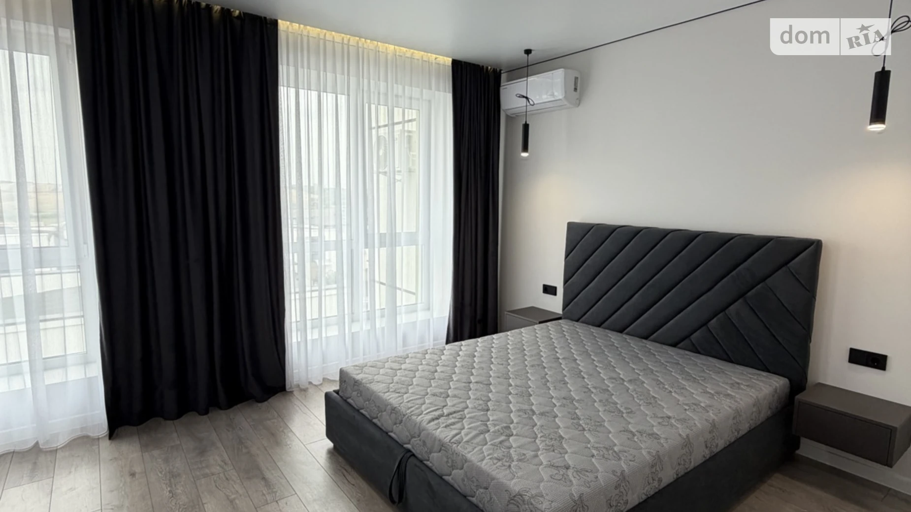 Продается 1-комнатная квартира 47 кв. м в Ровно, мас. Чаривный, 18 - фото 2