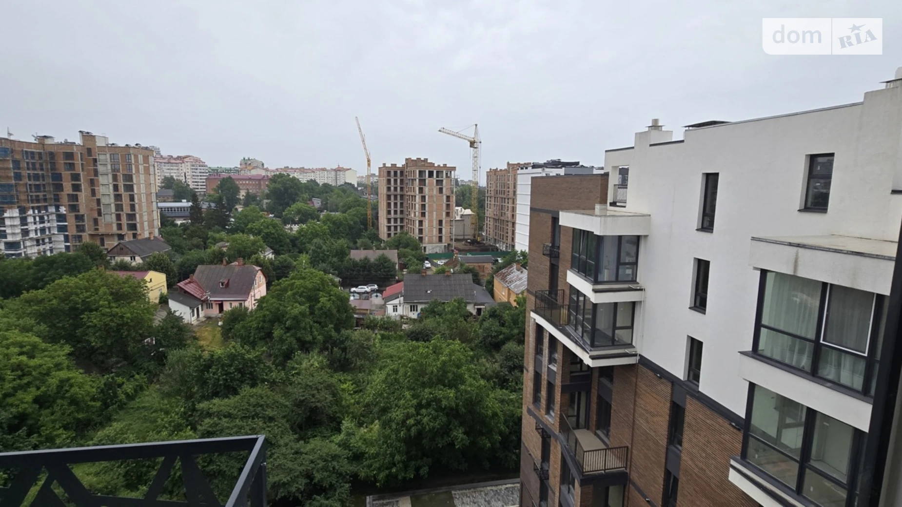Продается 4-комнатная квартира 125.4 кв. м в Черновцах, ул. Каневская, 23А - фото 4
