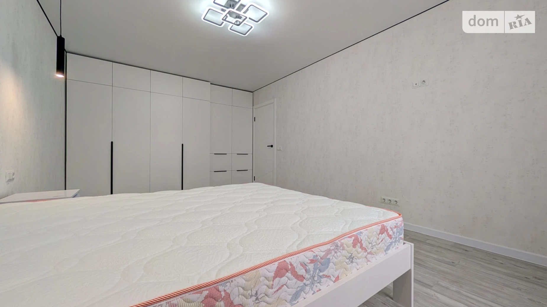 Продается 2-комнатная квартира 68.6 кв. м в Чернигове, цена: 85000 $ - фото 4