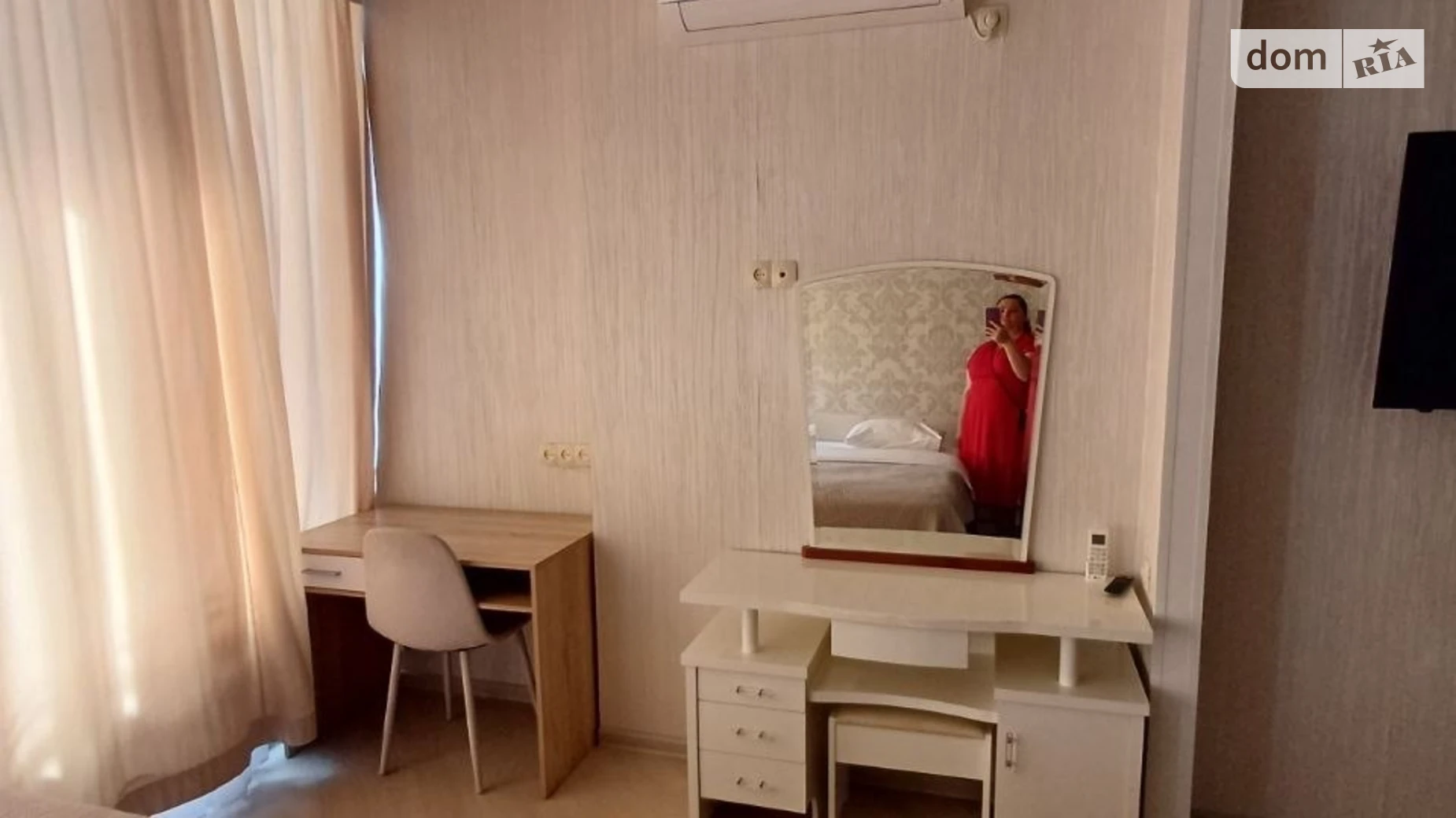 Продается 1-комнатная квартира 53.3 кв. м в Днепре, ул. Королевы Елизаветы II(Глинки), 2 - фото 4