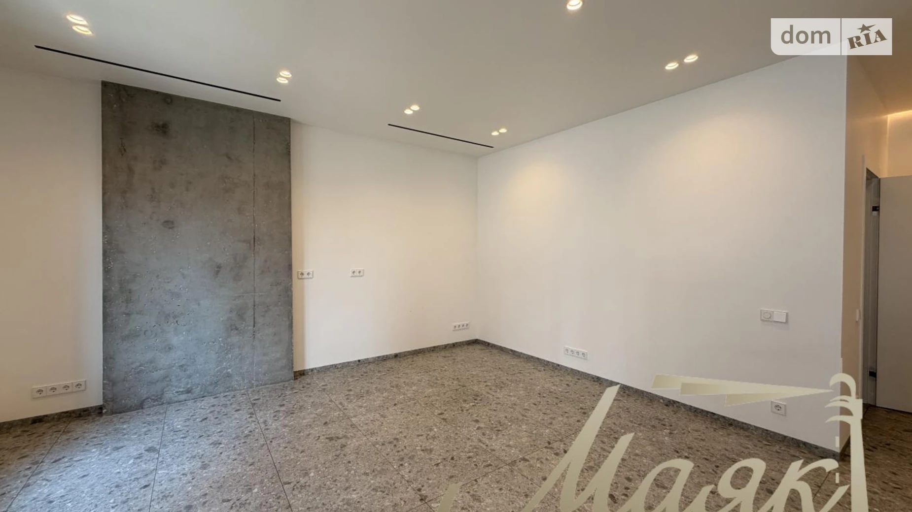 Сдается в аренду офис 55 кв. м в бизнес-центре, цена: 1500 $ - фото 4
