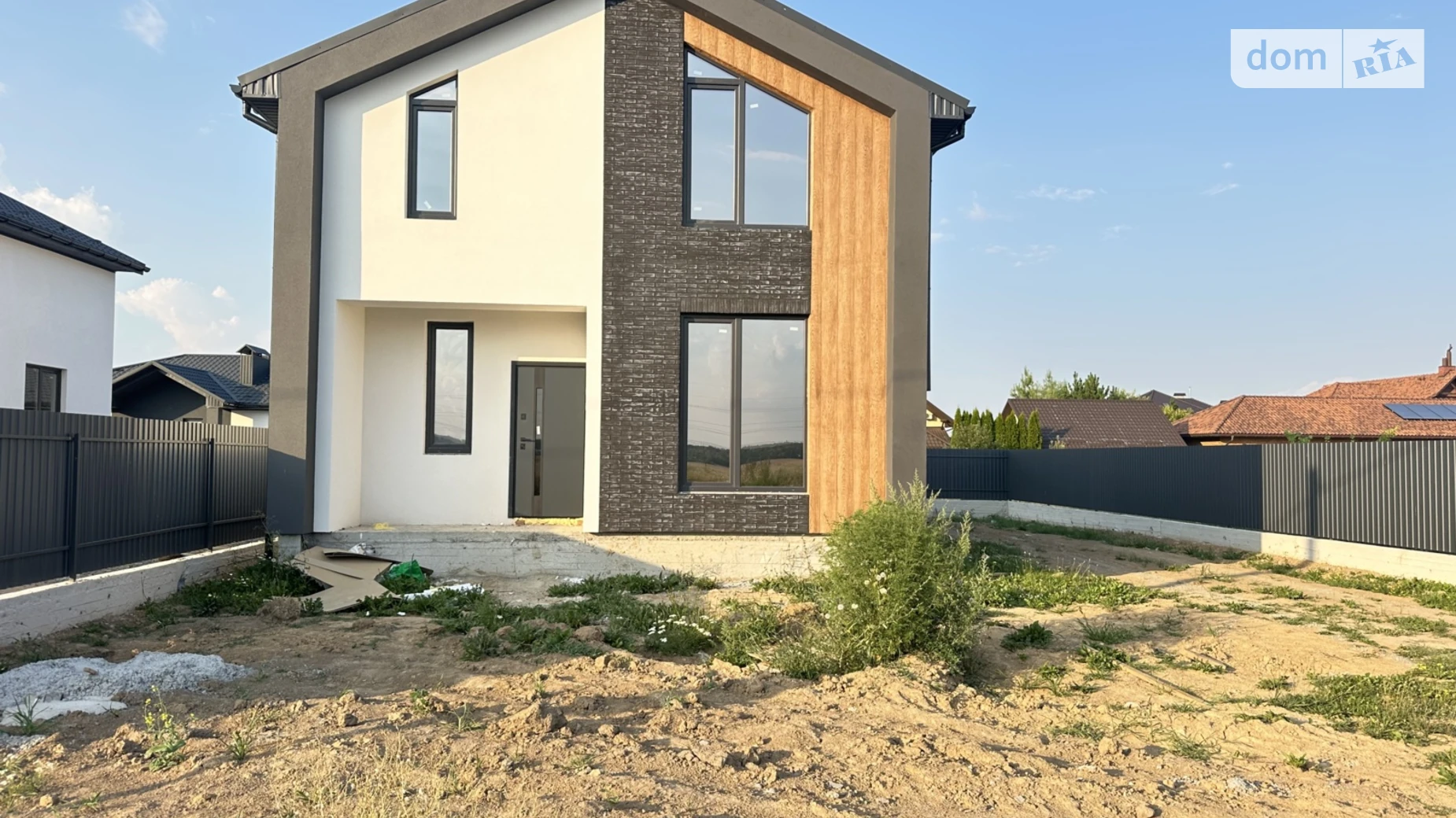 Продается дом на 2 этажа 120 кв. м с гаражом, цена: 140000 $ - фото 2