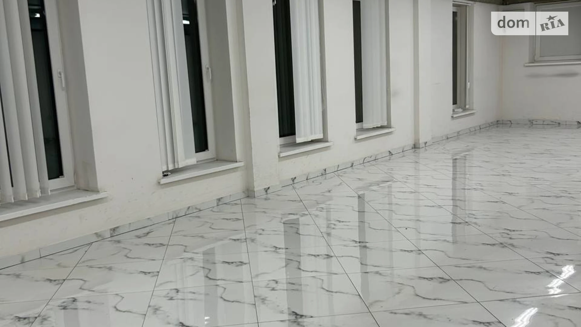 Сдается в аренду офис 210 кв. м в бизнес-центре, цена: 2100 $ - фото 2