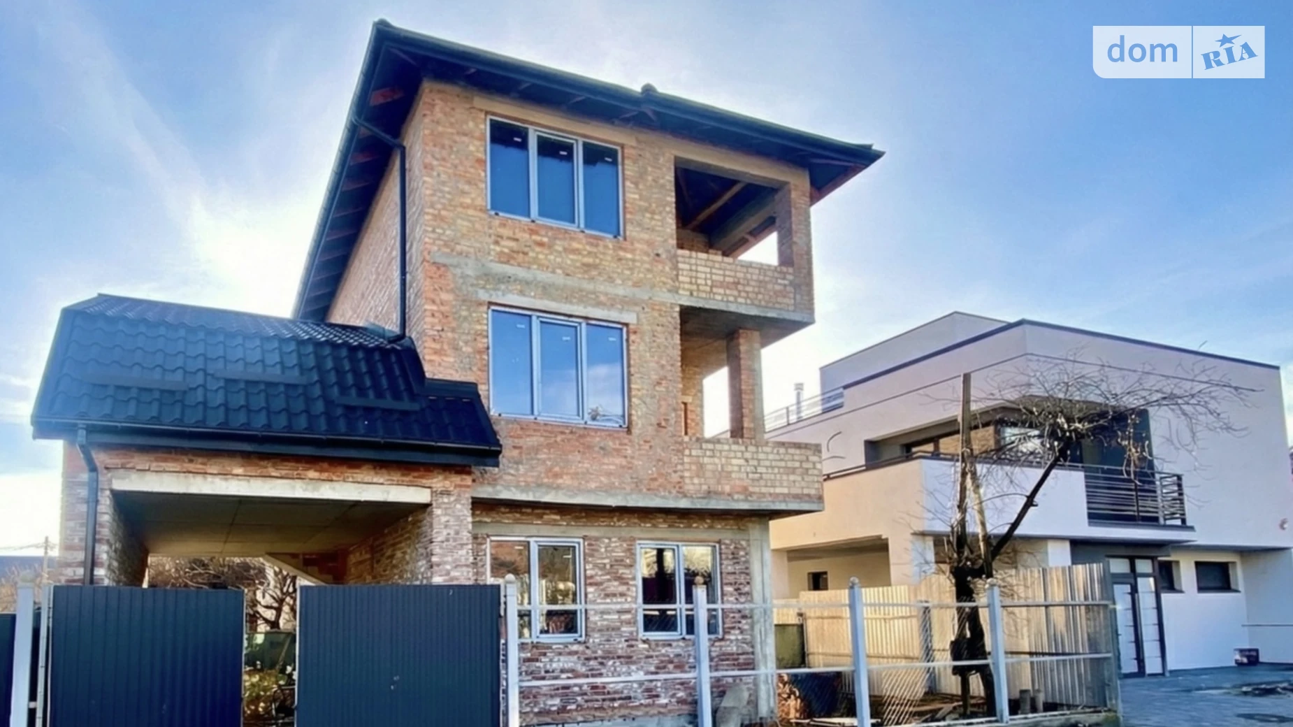 Продается дом на 3 этажа 246 кв. м с подвалом, цена: 299000 $ - фото 4