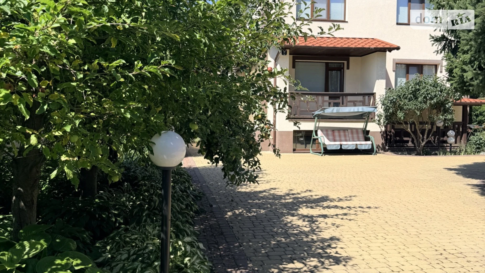 Продается дом на 2 этажа 193.6 кв. м с участком, цена: 235000 $ - фото 2