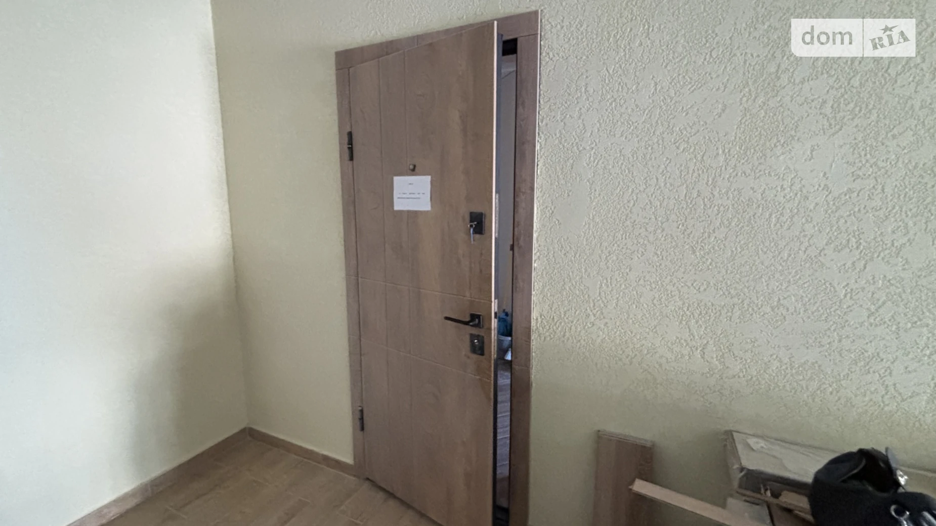 Продается 1-комнатная квартира 66 кв. м в Ужгороде, ул. Енковская, 33 - фото 2