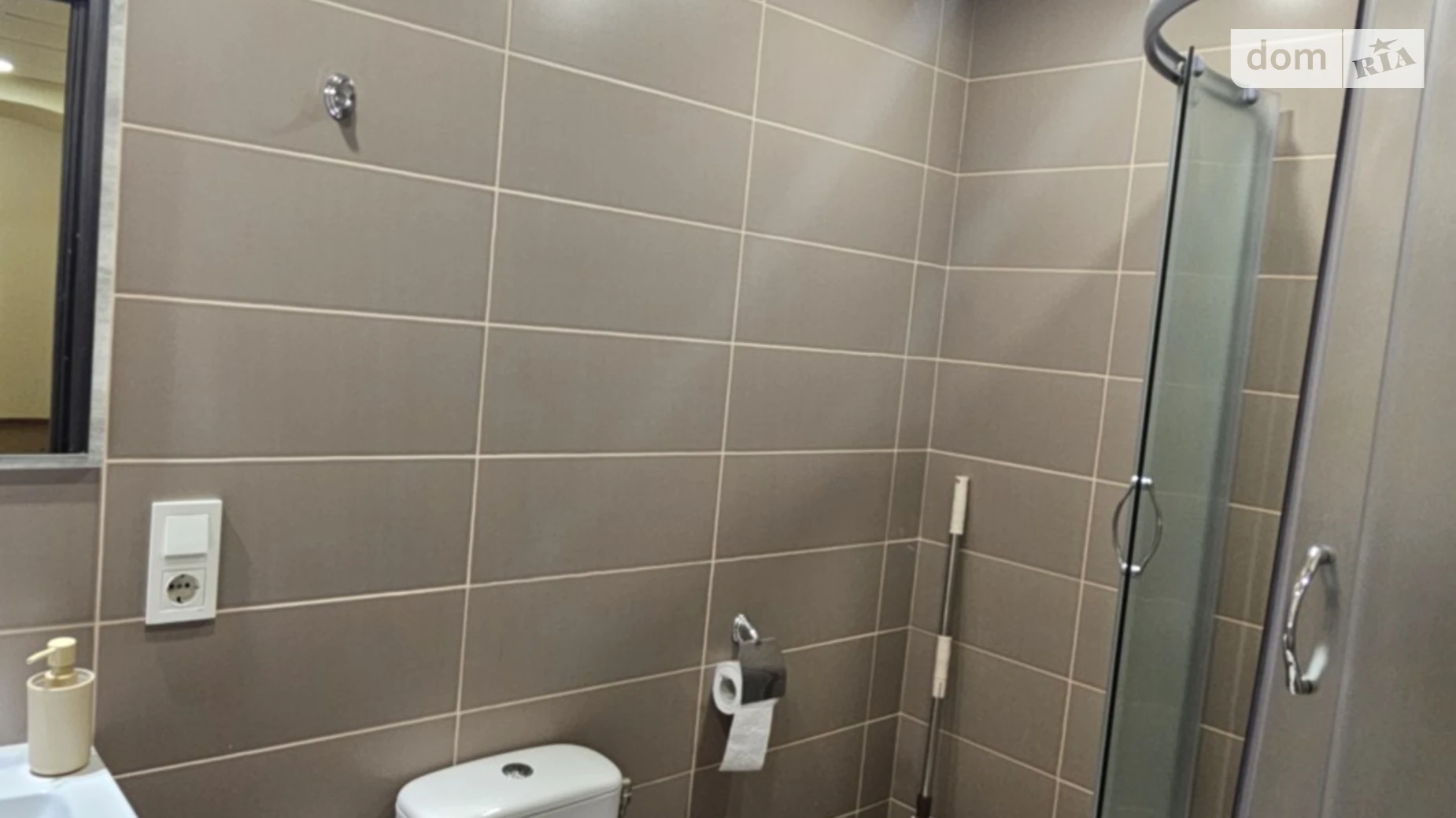 Сдается в аренду офис 85 кв. м в бизнес-центре, цена: 800 $ - фото 2