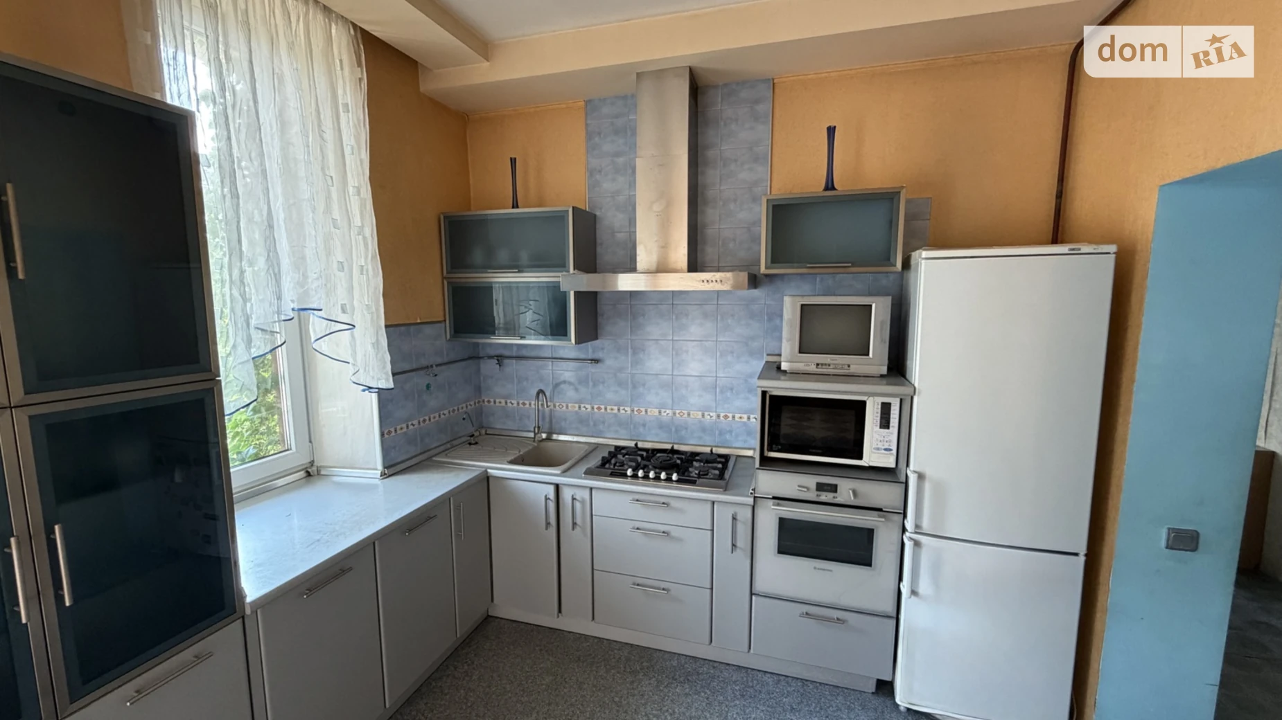 Продается 4-комнатная квартира 94.8 кв. м в Днепре, пл. Соборная, 7 - фото 2