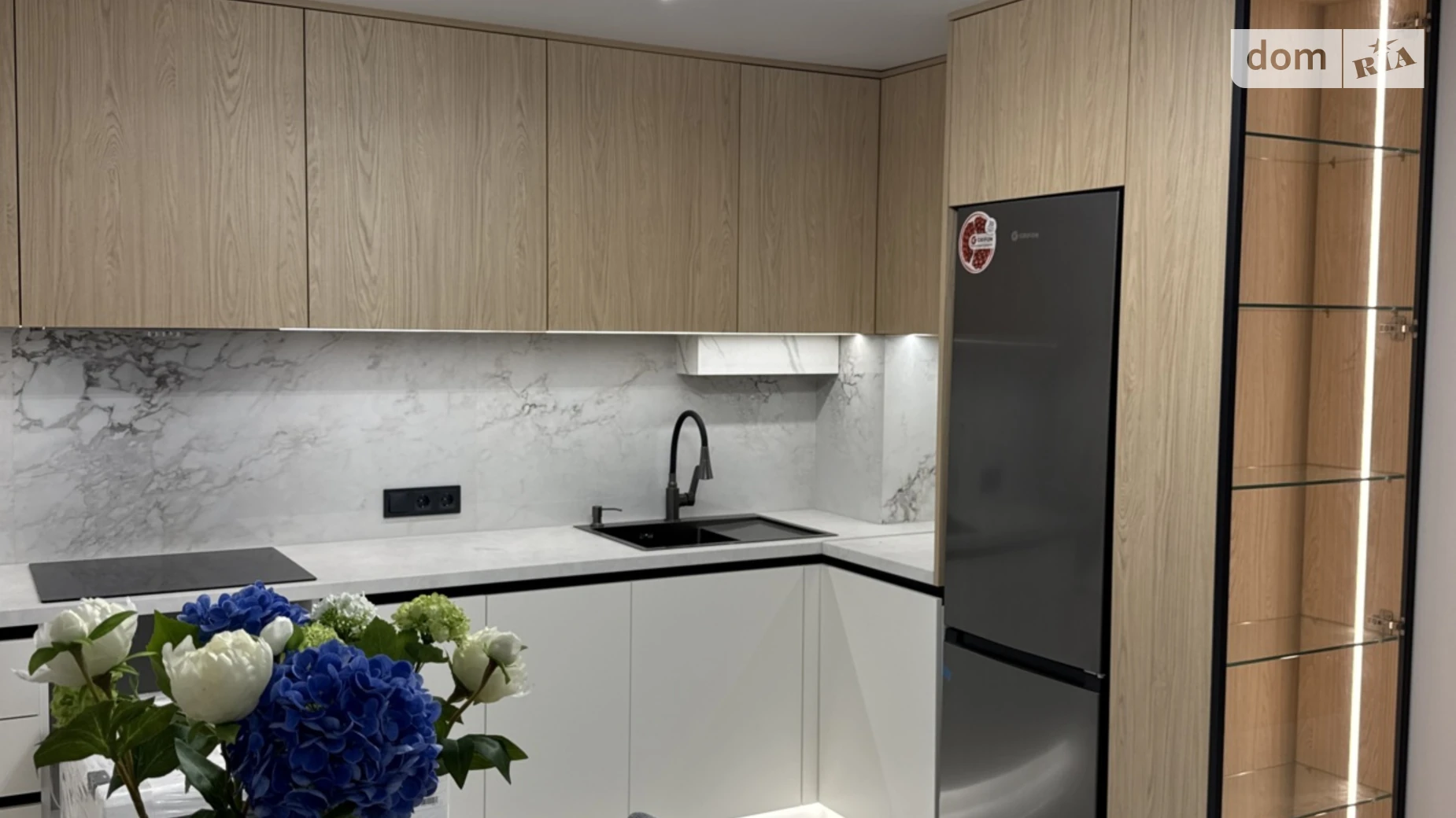 Продается 1-комнатная квартира 77 кв. м в Ровно, ул. Соборная, 364 - фото 3