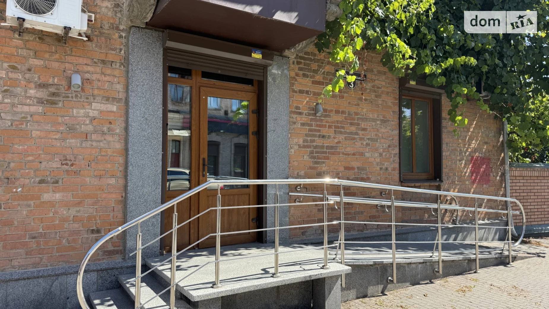 Продается помещения свободного назначения 58 кв. м в 2-этажном здании, цена: 155000 $ - фото 2