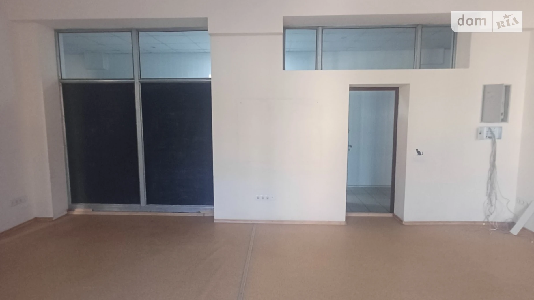 Сдается в аренду офис 65 кв. м в бизнес-центре, цена: 16250 грн - фото 4