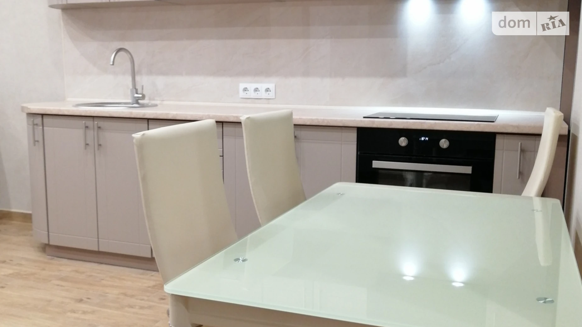 3-комнатная квартира 80 кв. м в Луцке, ул. Героев УПА - фото 2