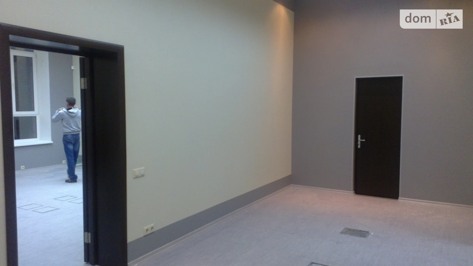 Сдается в аренду офис 125 кв. м в бизнес-центре, цена: 990 € - фото 2