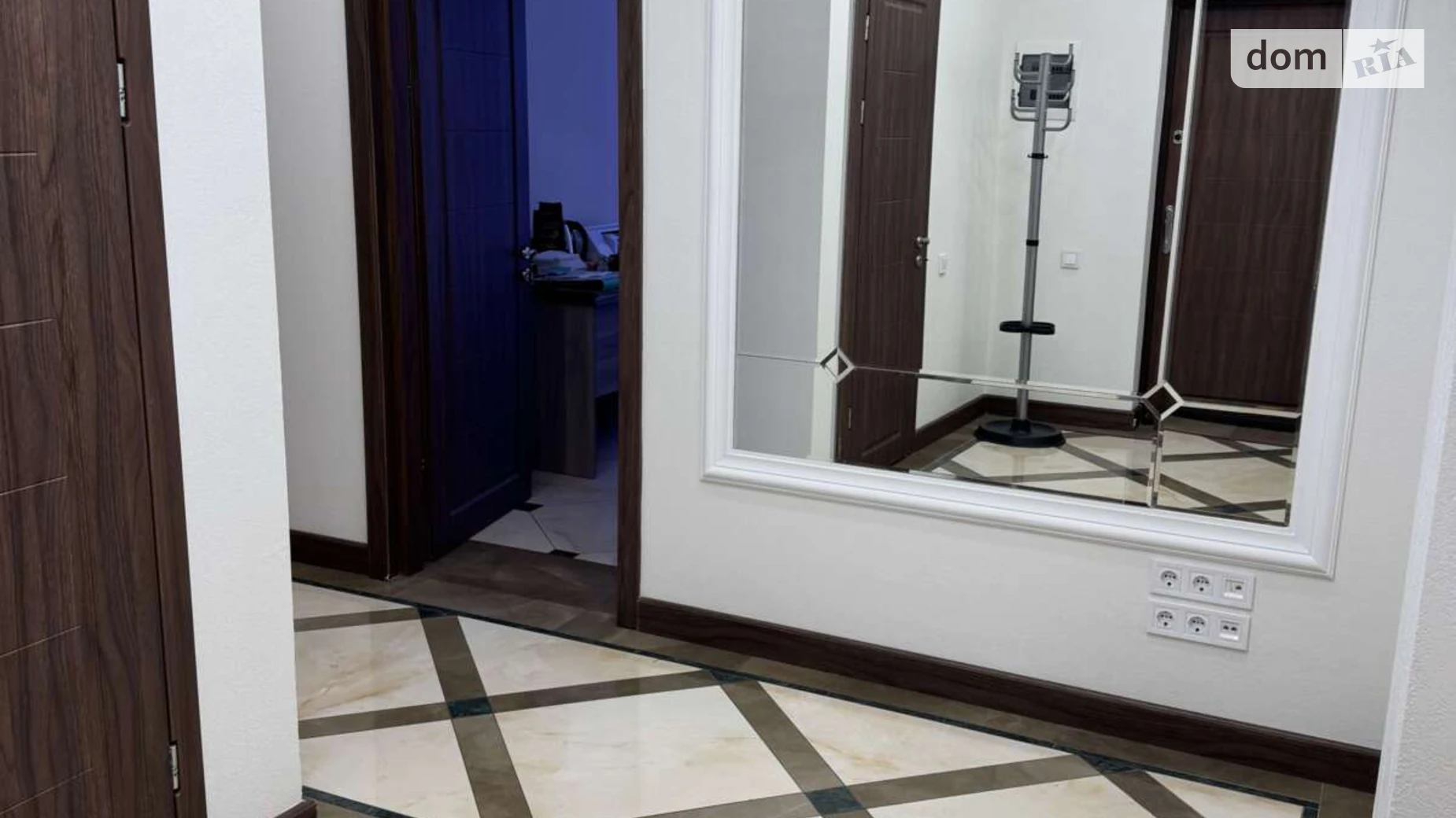 Здається в оренду офіс 21 кв. м в бізнес-центрі, цена: 315 $ - фото 3