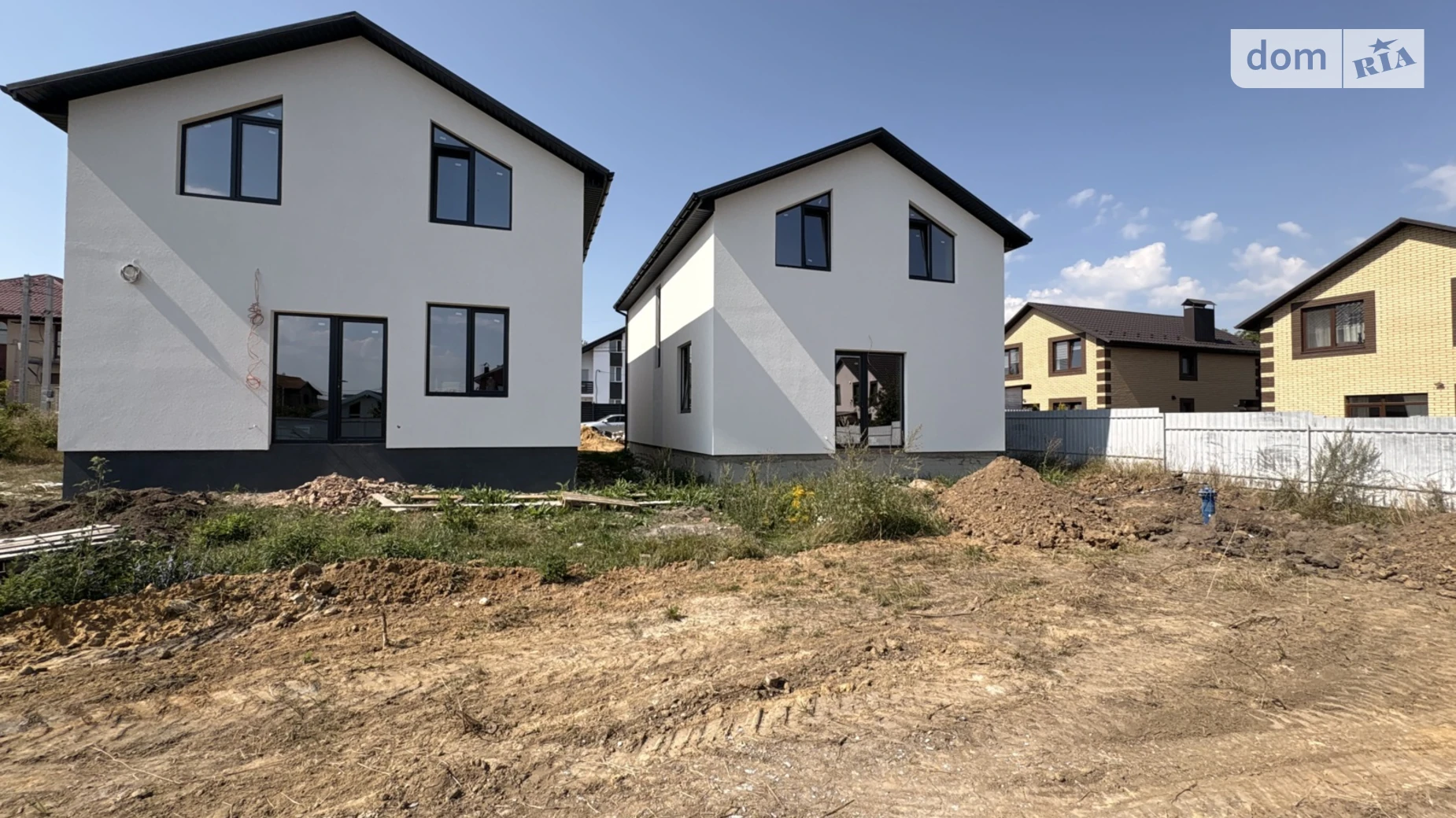 Продается дом на 2 этажа 125 кв. м с участком, цена: 140000 $ - фото 2