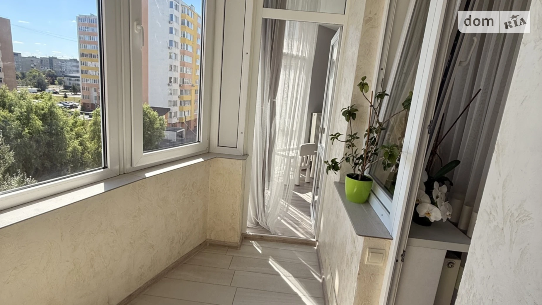 Продается 1-комнатная квартира 45 кв. м в Львове, просп. Красной Калины, 72А - фото 2