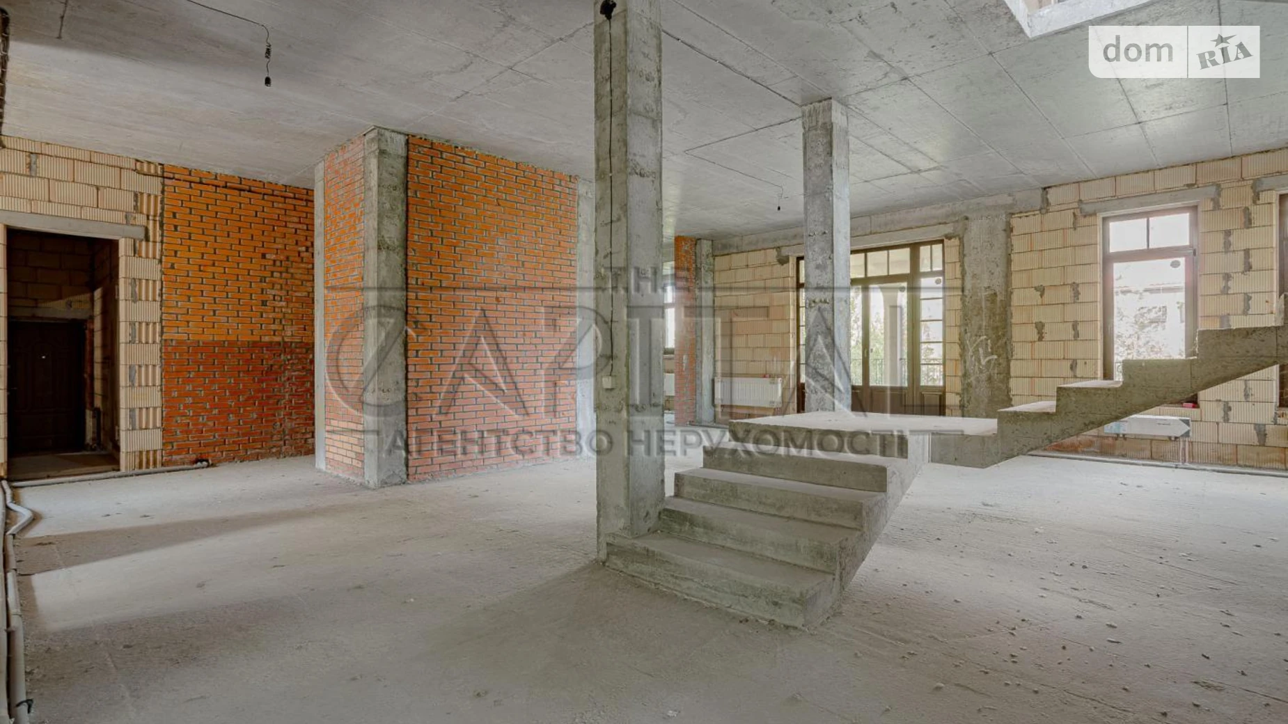 Продается дом на 2 этажа 389 кв. м с бассейном, цена: 428000 $ - фото 2