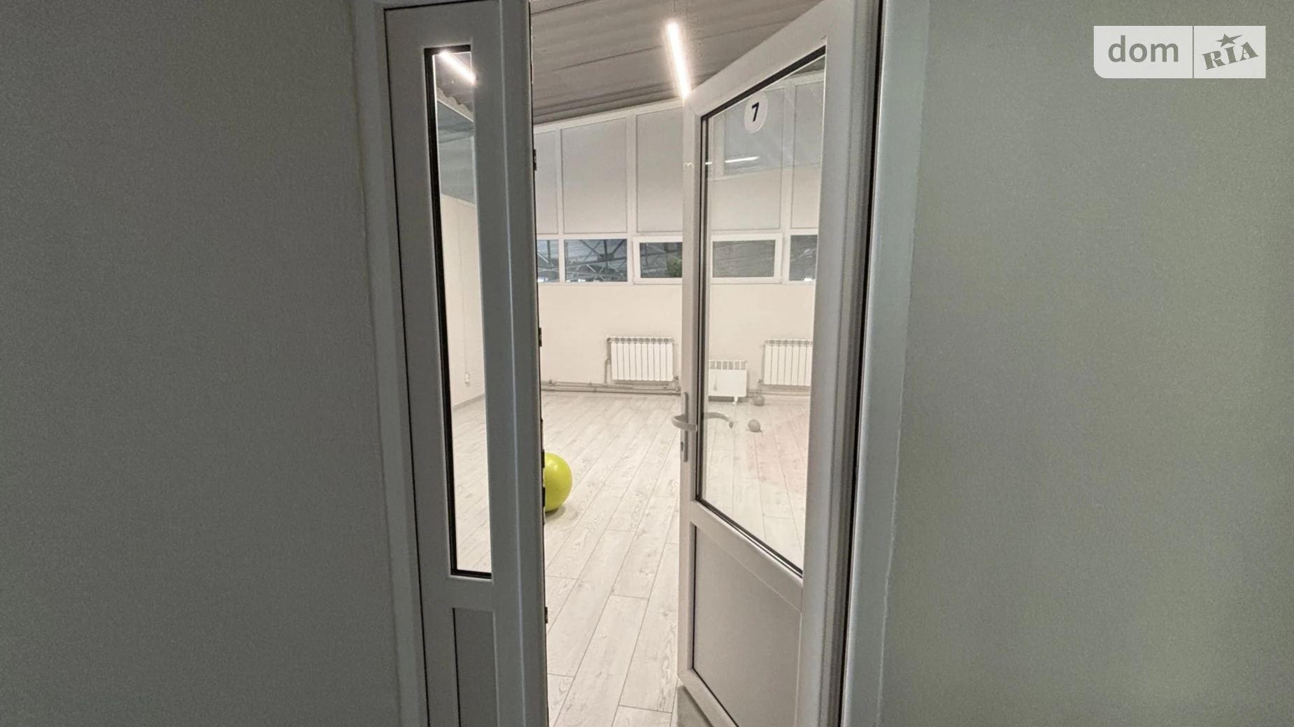 Сдается в аренду офис 30.8 кв. м в бизнес-центре, цена: 308 $ - фото 4