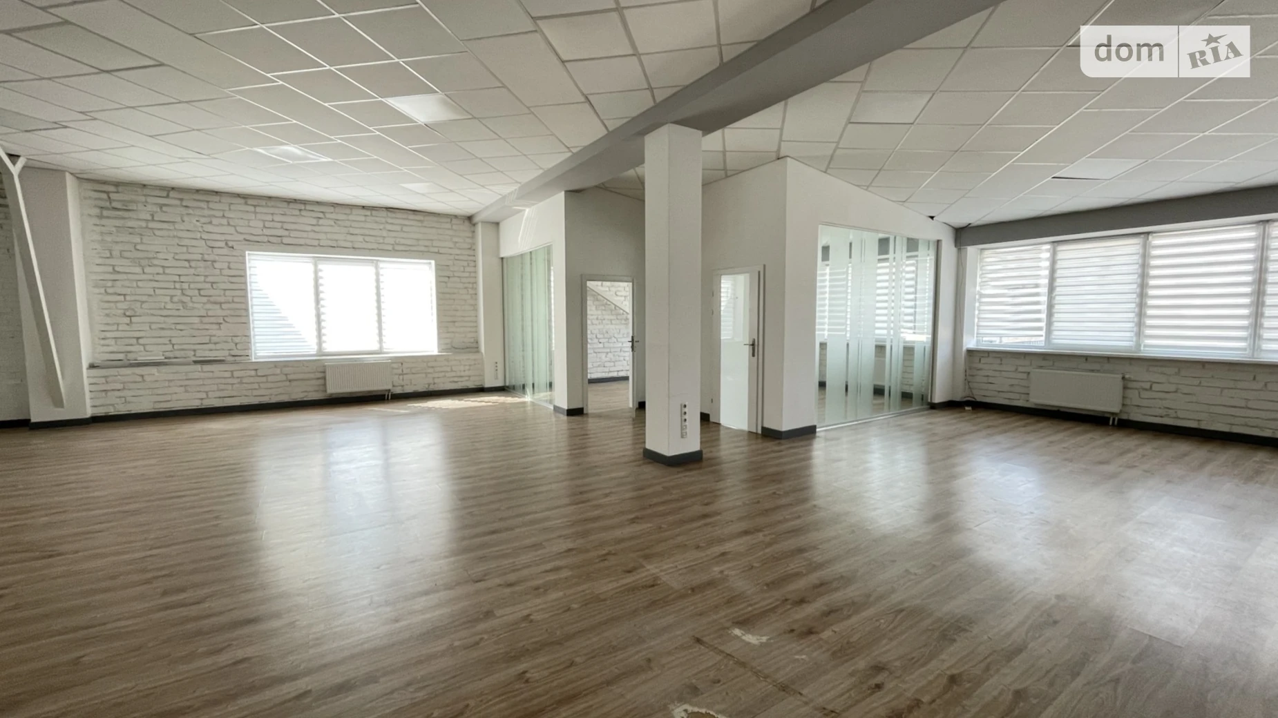 Сдается в аренду офис 163 кв. м в бизнес-центре, цена: 69870 грн - фото 2