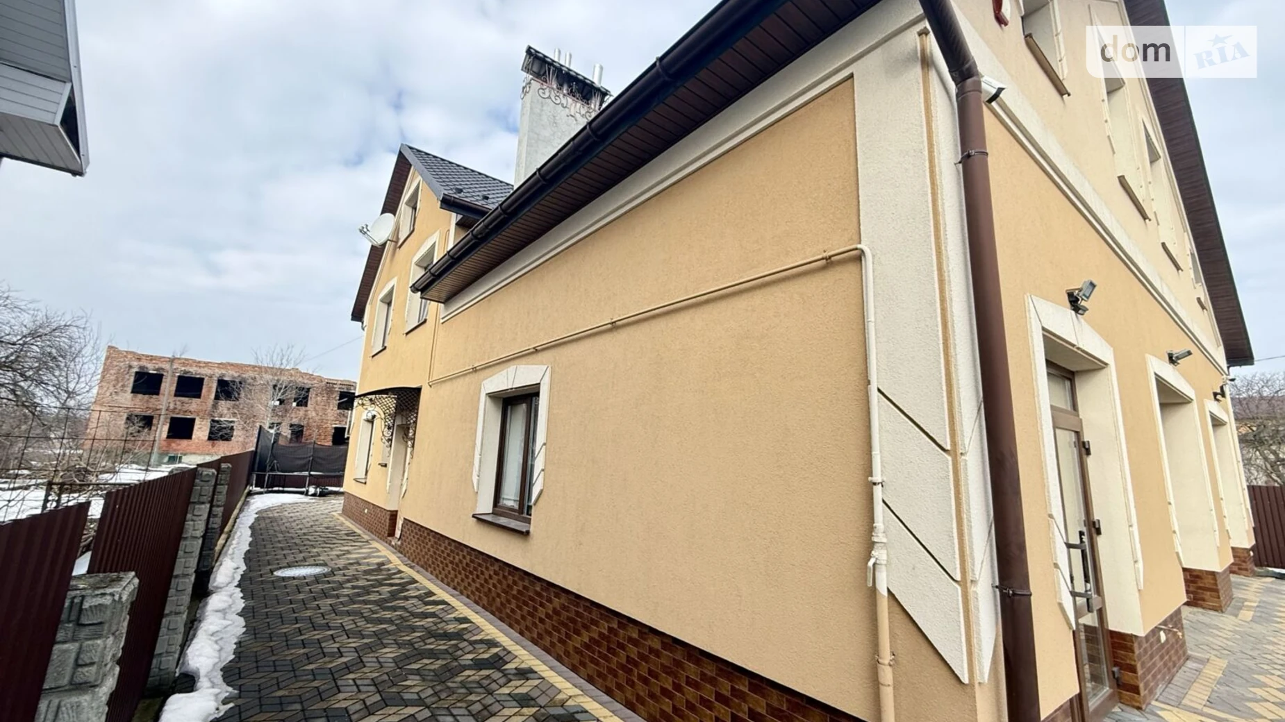 Продается дом на 3 этажа 355 кв. м с бассейном, цена: 185000 $ - фото 4
