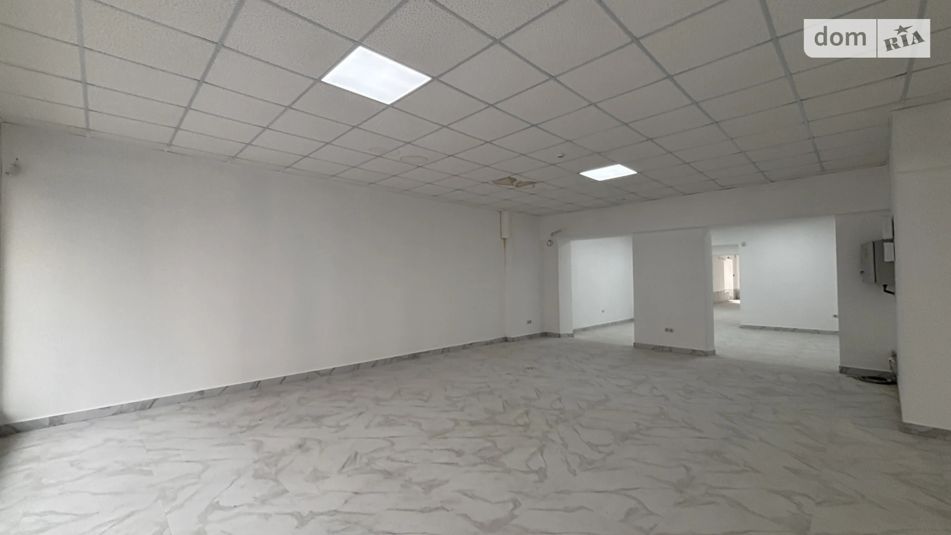 Сдается в аренду офис 146 кв. м в бизнес-центре, цена: 1000 $ - фото 3