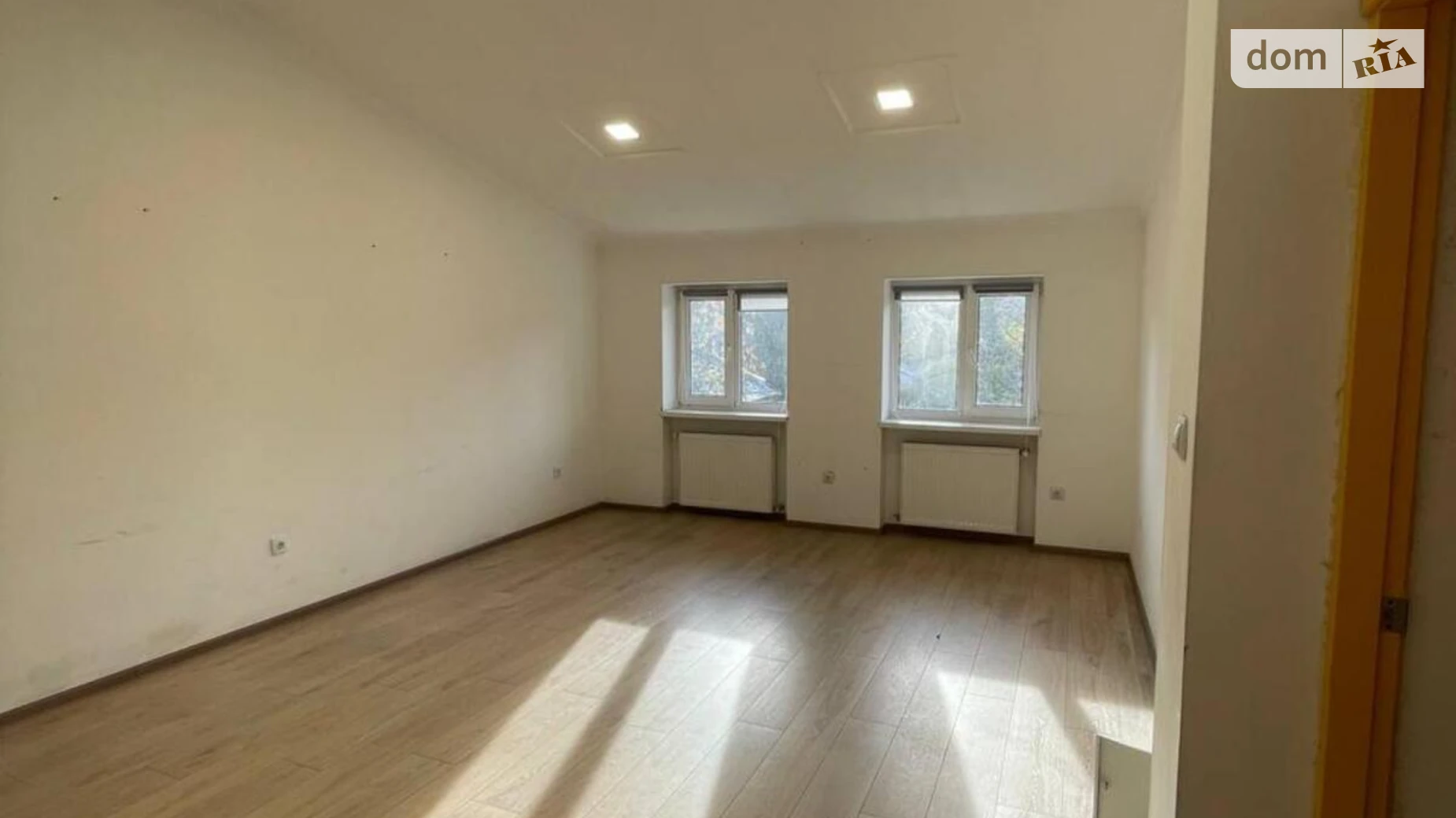 Сдается в аренду офис 25.1 кв. м в бизнес-центре, цена: 12000 грн - фото 2