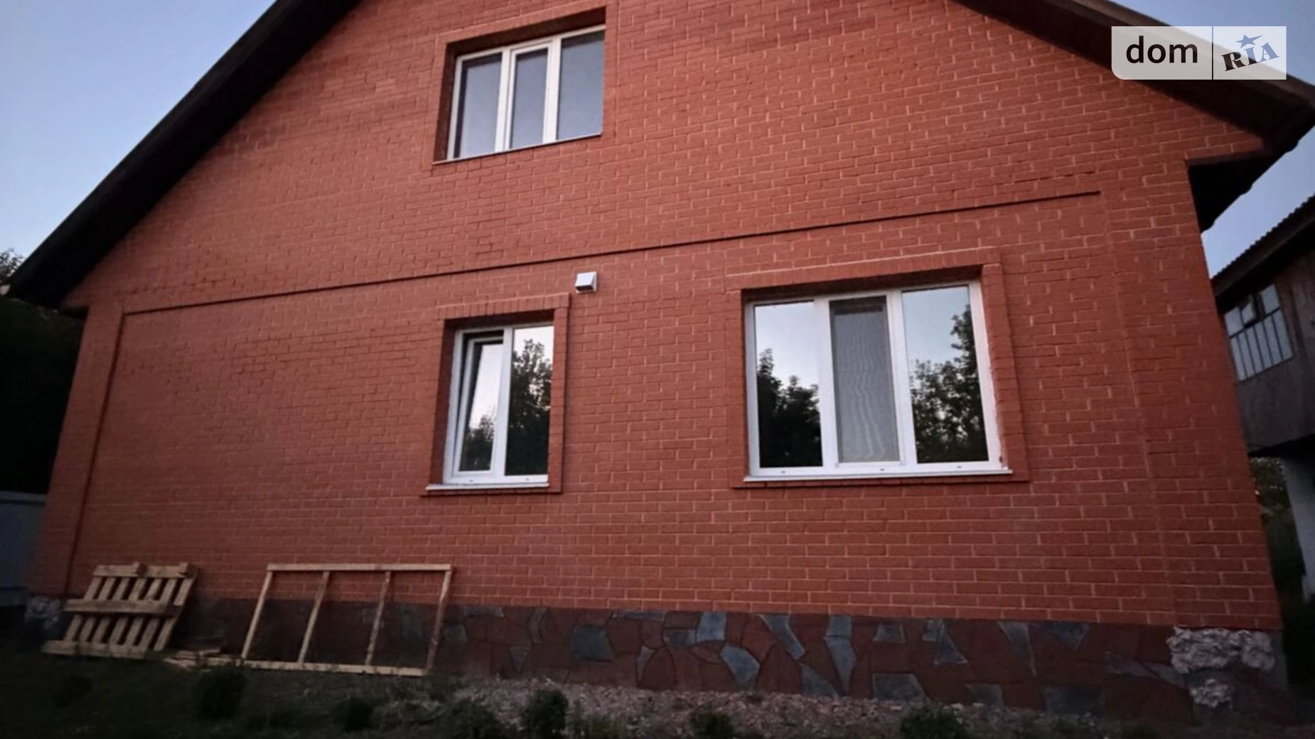 Продается дом на 2 этажа 200 кв. м с террасой, цена: 42000 $ - фото 2