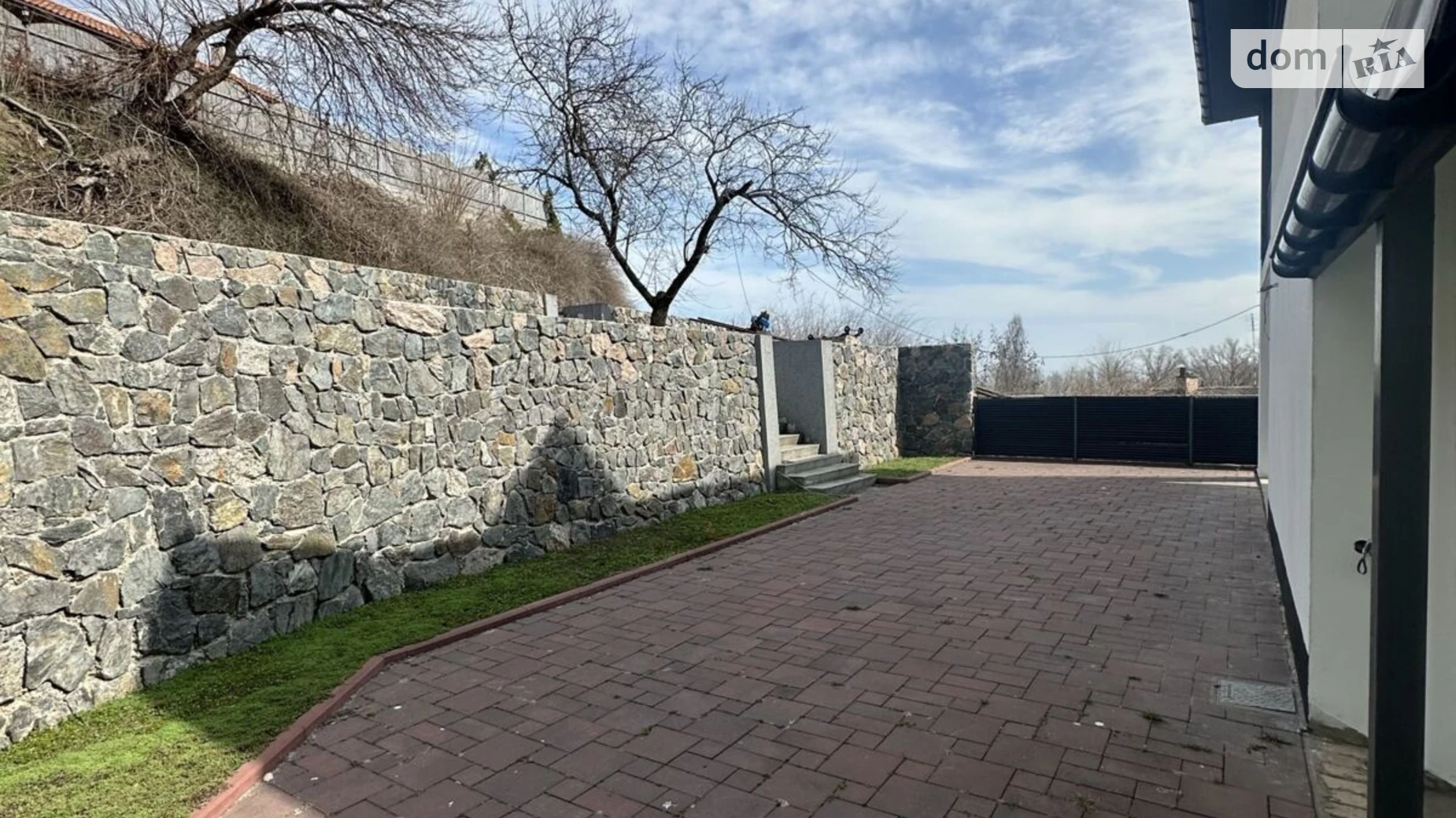 Продается дом на 2 этажа 270 кв. м с беседкой, цена: 269999 $ - фото 4