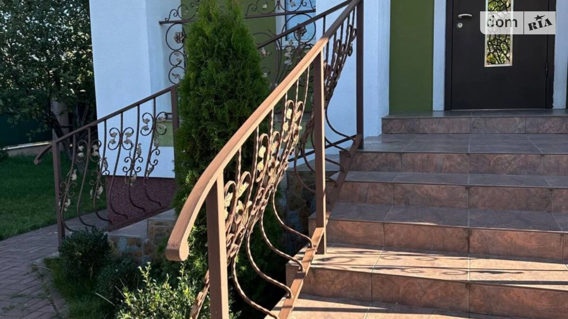 Продается дом на 3 этажа 240 кв. м с бассейном, цена: 149000 $ - фото 4