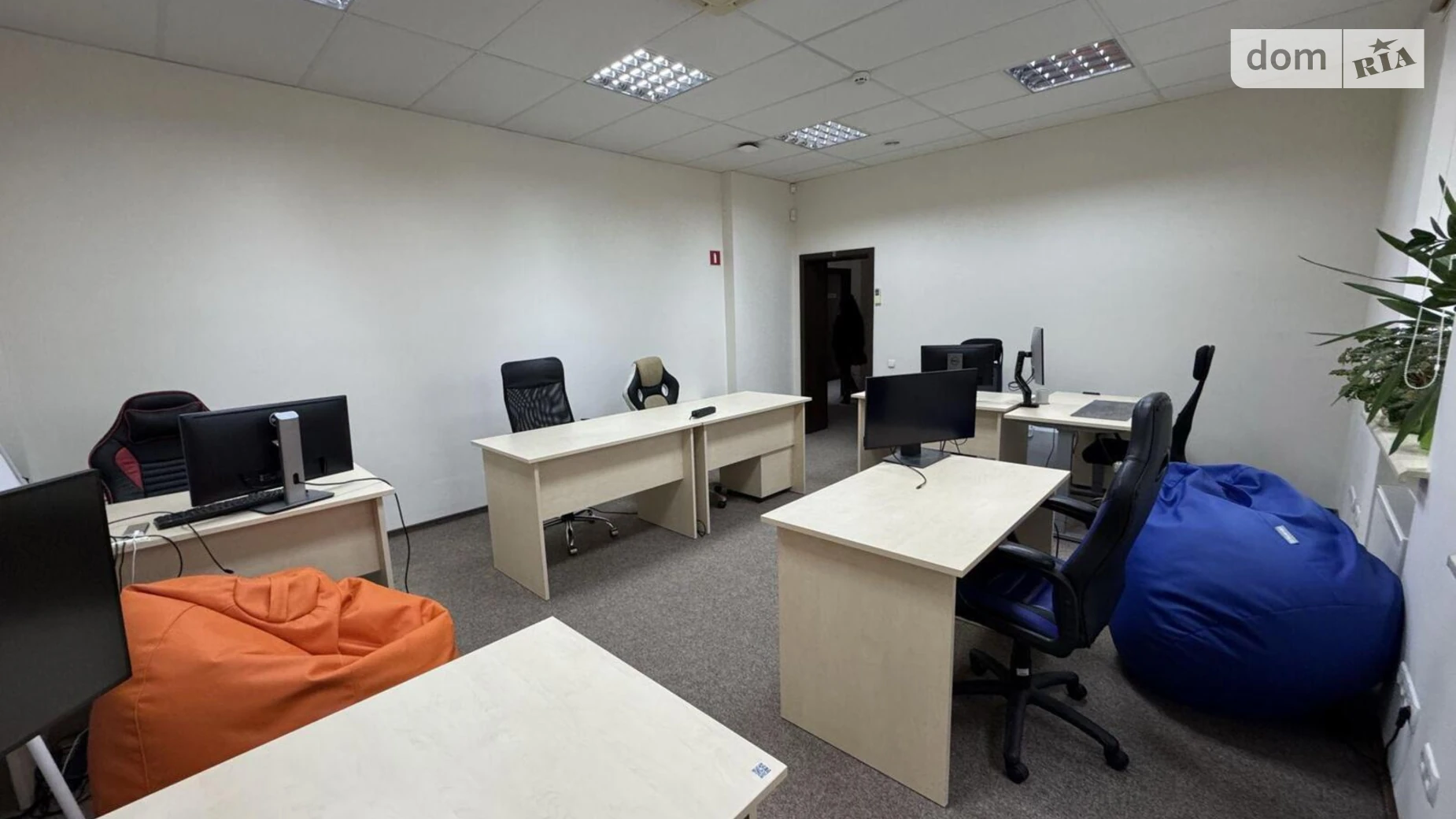 Сдается в аренду офис 334 кв. м в бизнес-центре, цена: 6012 $ - фото 2