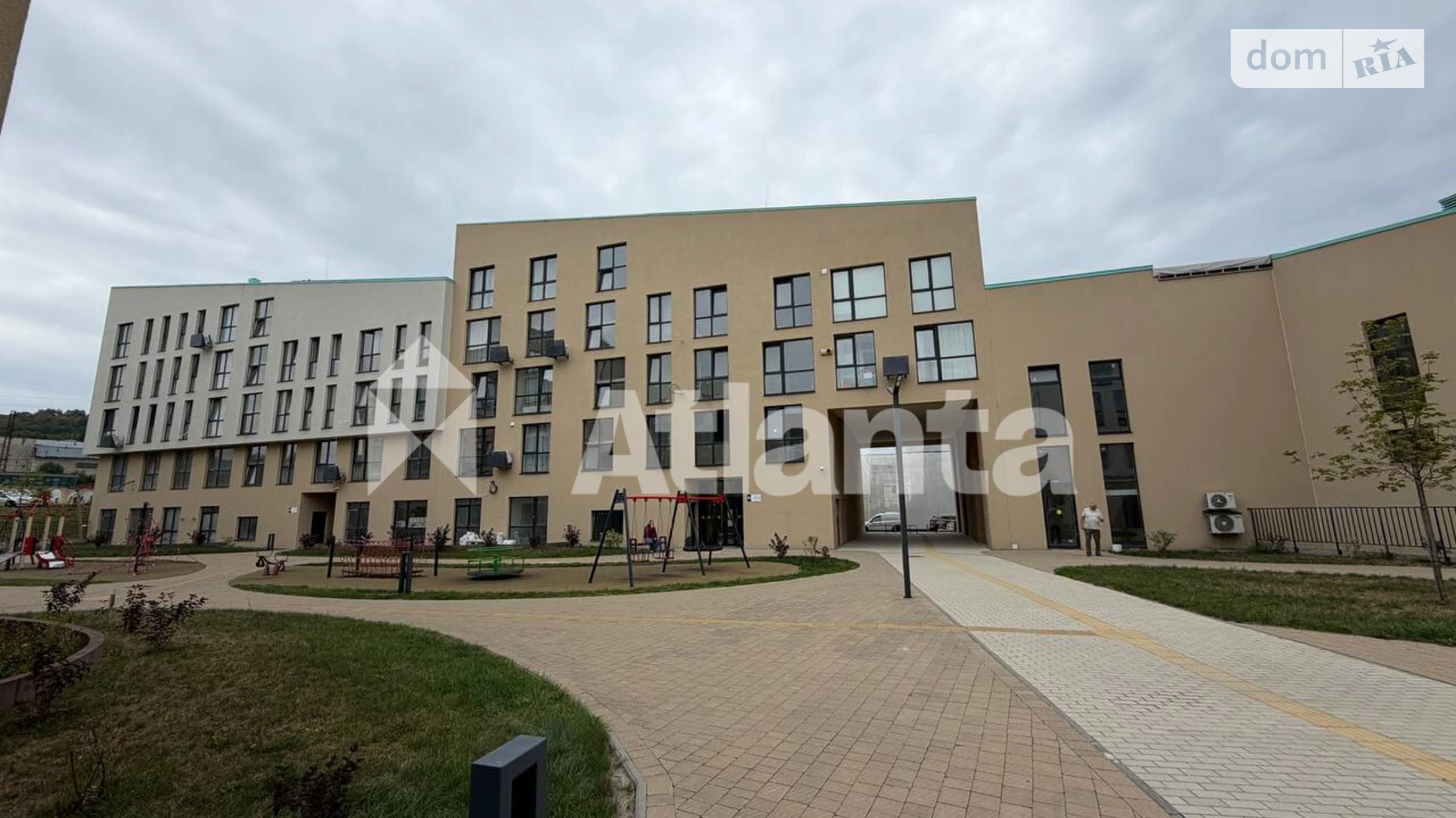 Продается 2-комнатная квартира 71.4 кв. м в Львове, ул. Хмельницкого Богдана - фото 2