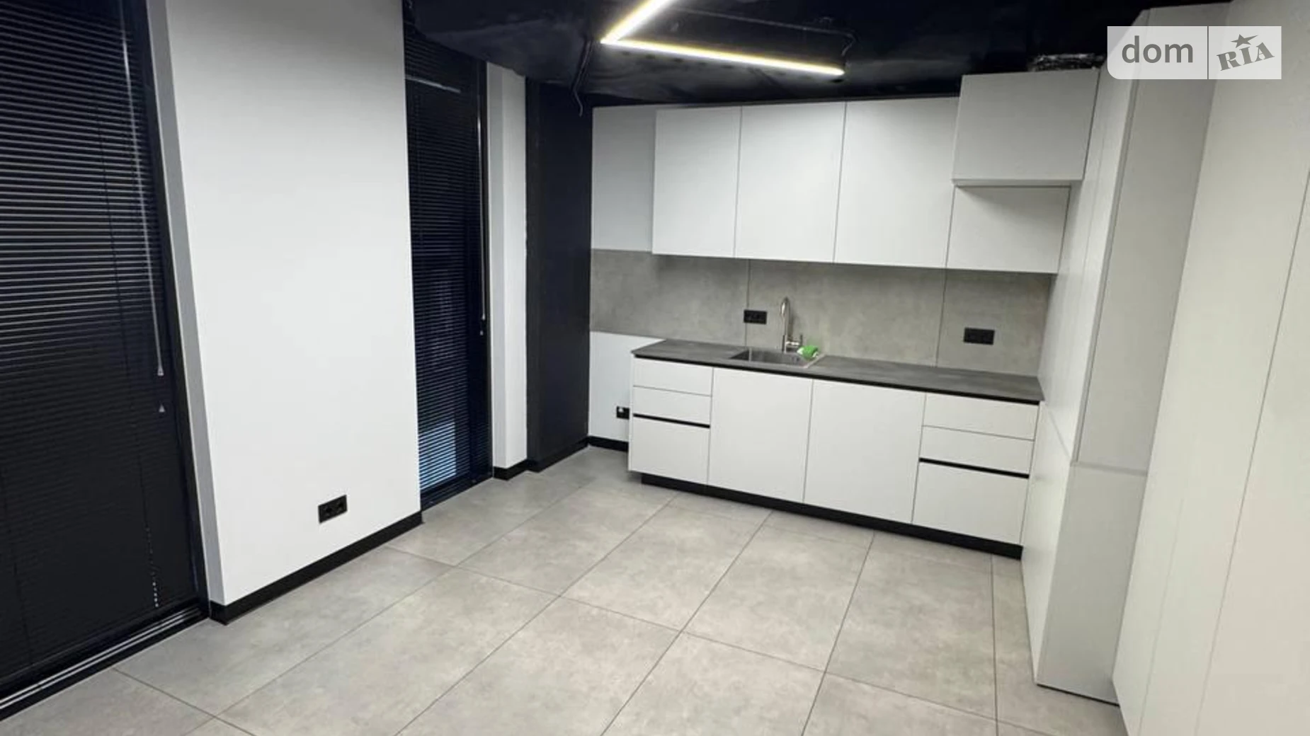 Сдается в аренду офис 278 кв. м в бизнес-центре, цена: 6394 $ - фото 5