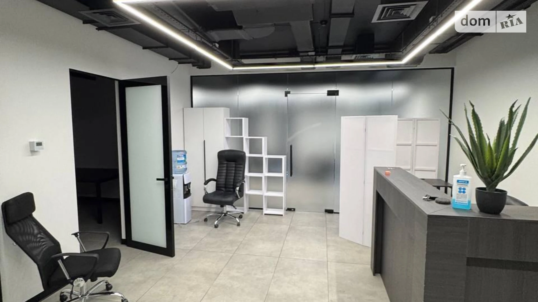 Сдается в аренду офис 344 кв. м в бизнес-центре, цена: 8600 $ - фото 3