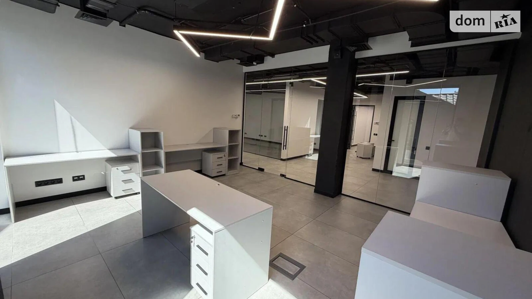 Сдается в аренду офис 317.88 кв. м в бизнес-центре, цена: 7947 $ - фото 4