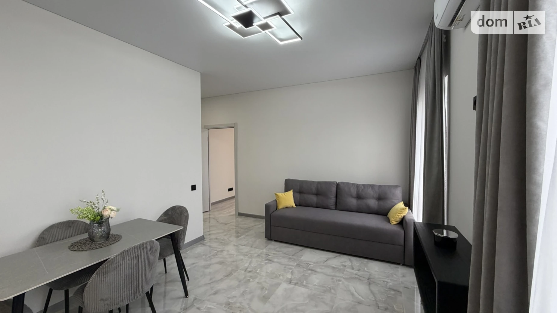 Продается 1-комнатная квартира 49 кв. м в Ровно, ул. Соборная, 364В - фото 3