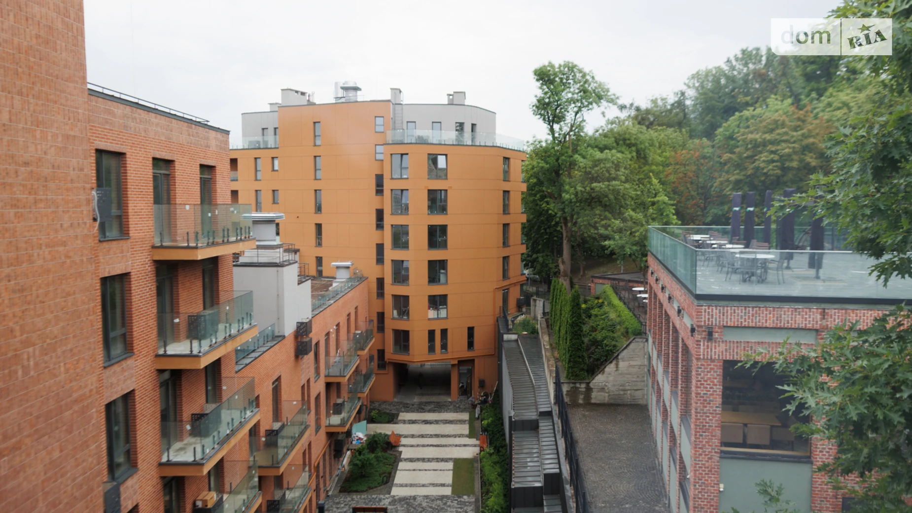 Продается 1-комнатная квартира 40.2 кв. м в Львове, ул. Клепаровская, 15А - фото 2
