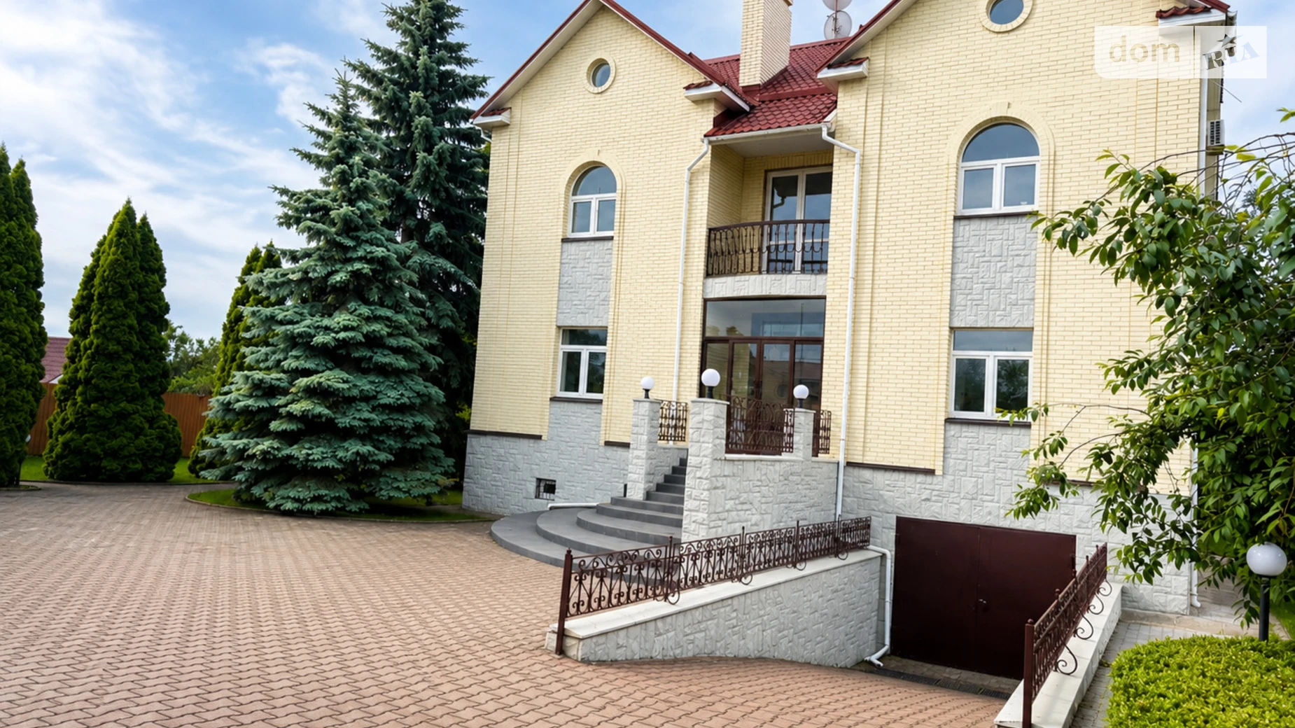 Продается дом на 3 этажа 521.4 кв. м с участком, цена: 690000 $ - фото 2