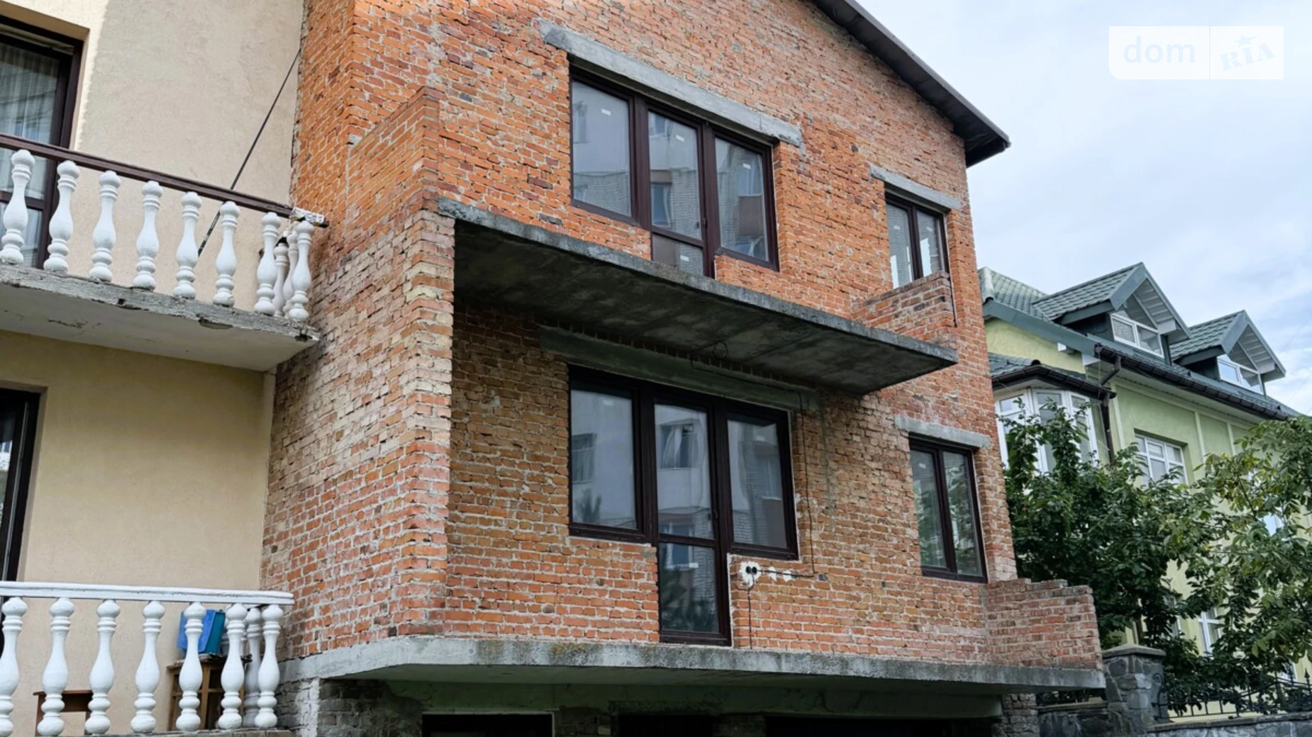 Продается дом на 3 этажа 298.7 кв. м с баней/сауной, цена: 498000 € - фото 2