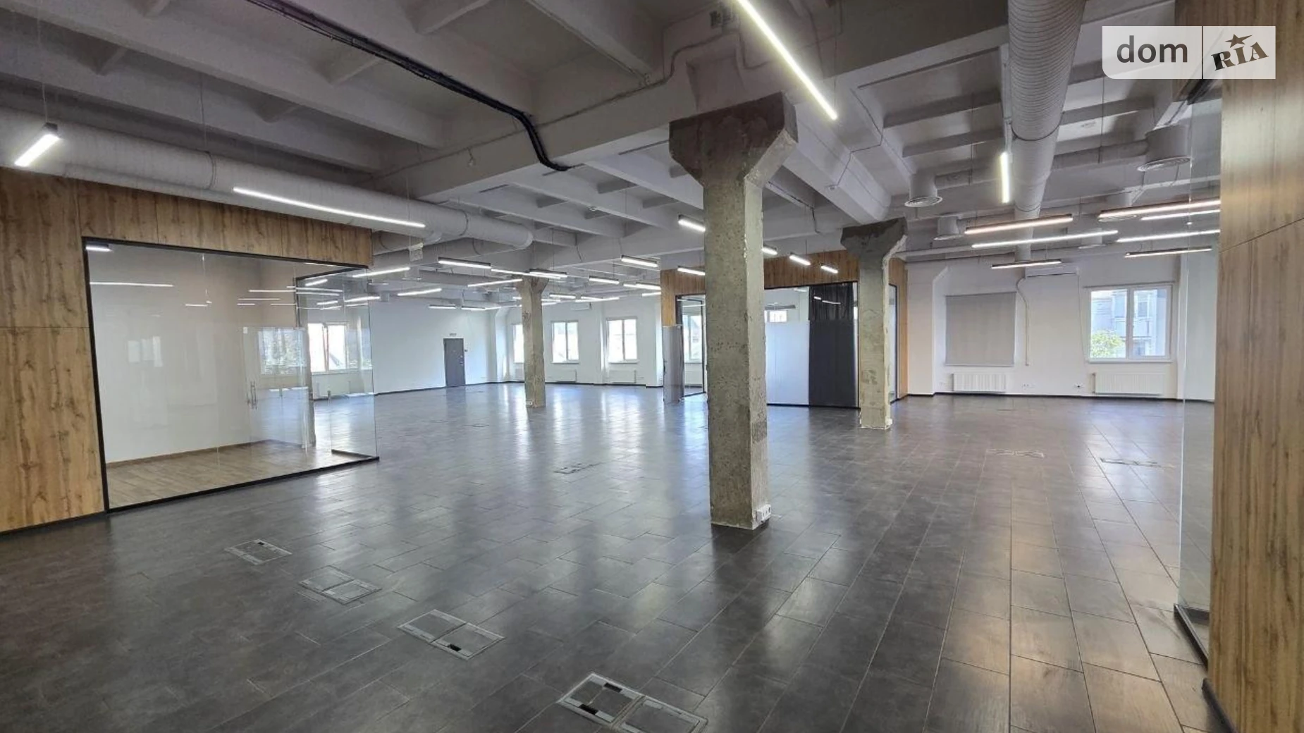 Сдается в аренду офис 900 кв. м в бизнес-центре, цена: 15500 $ - фото 2